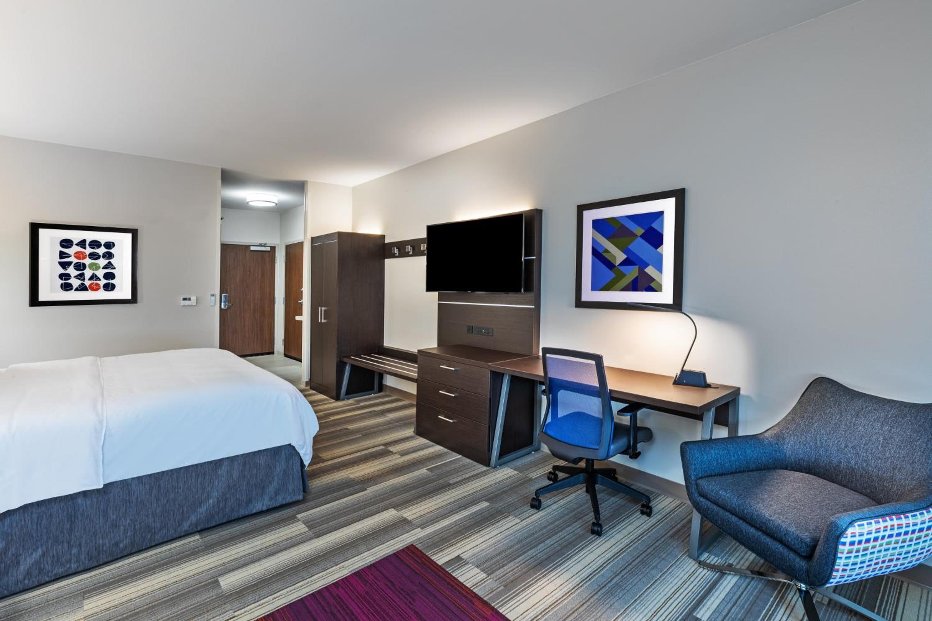 King Suite - Communication Accessible - Photo 4