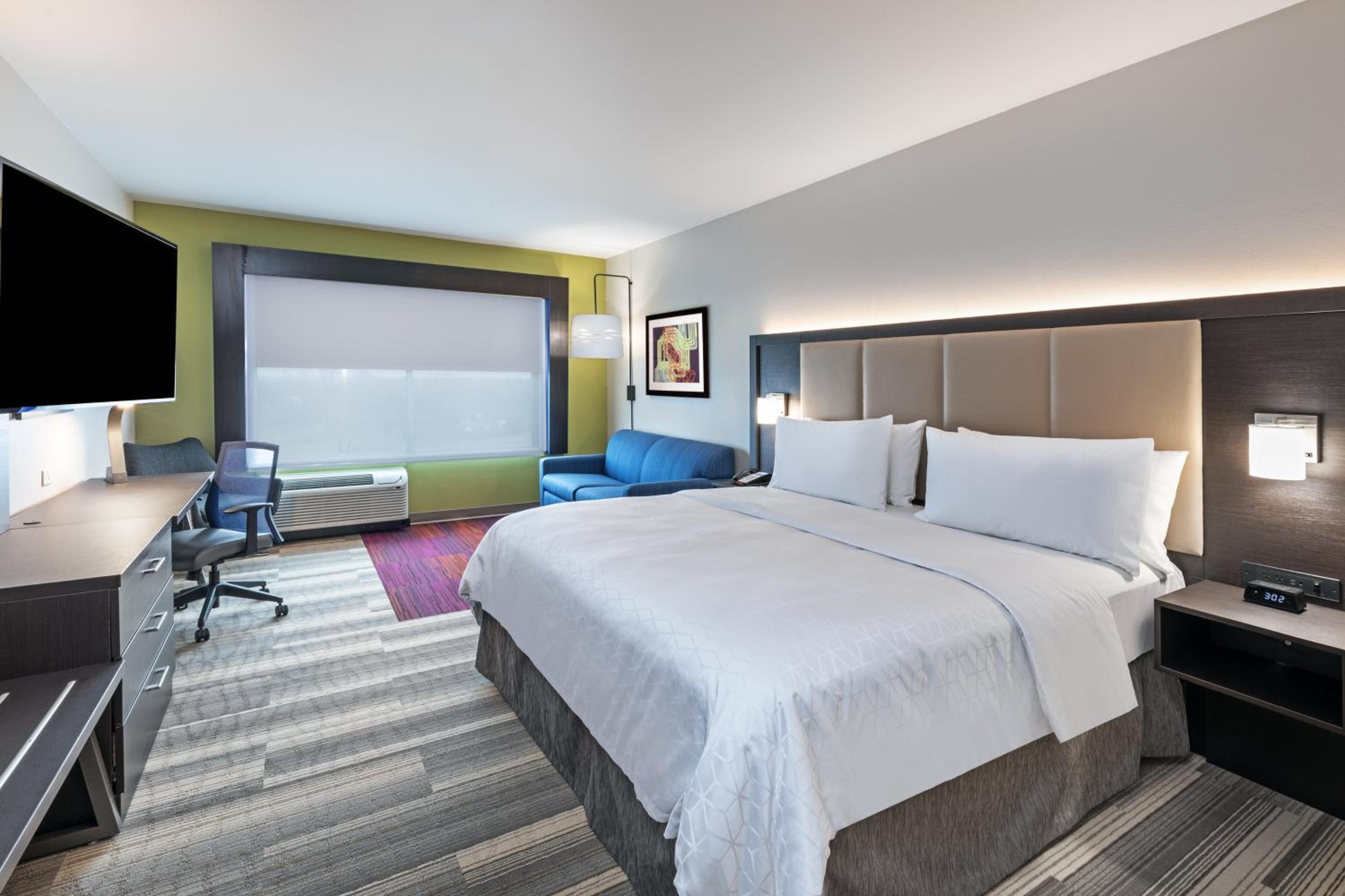 King Suite - Photo 3