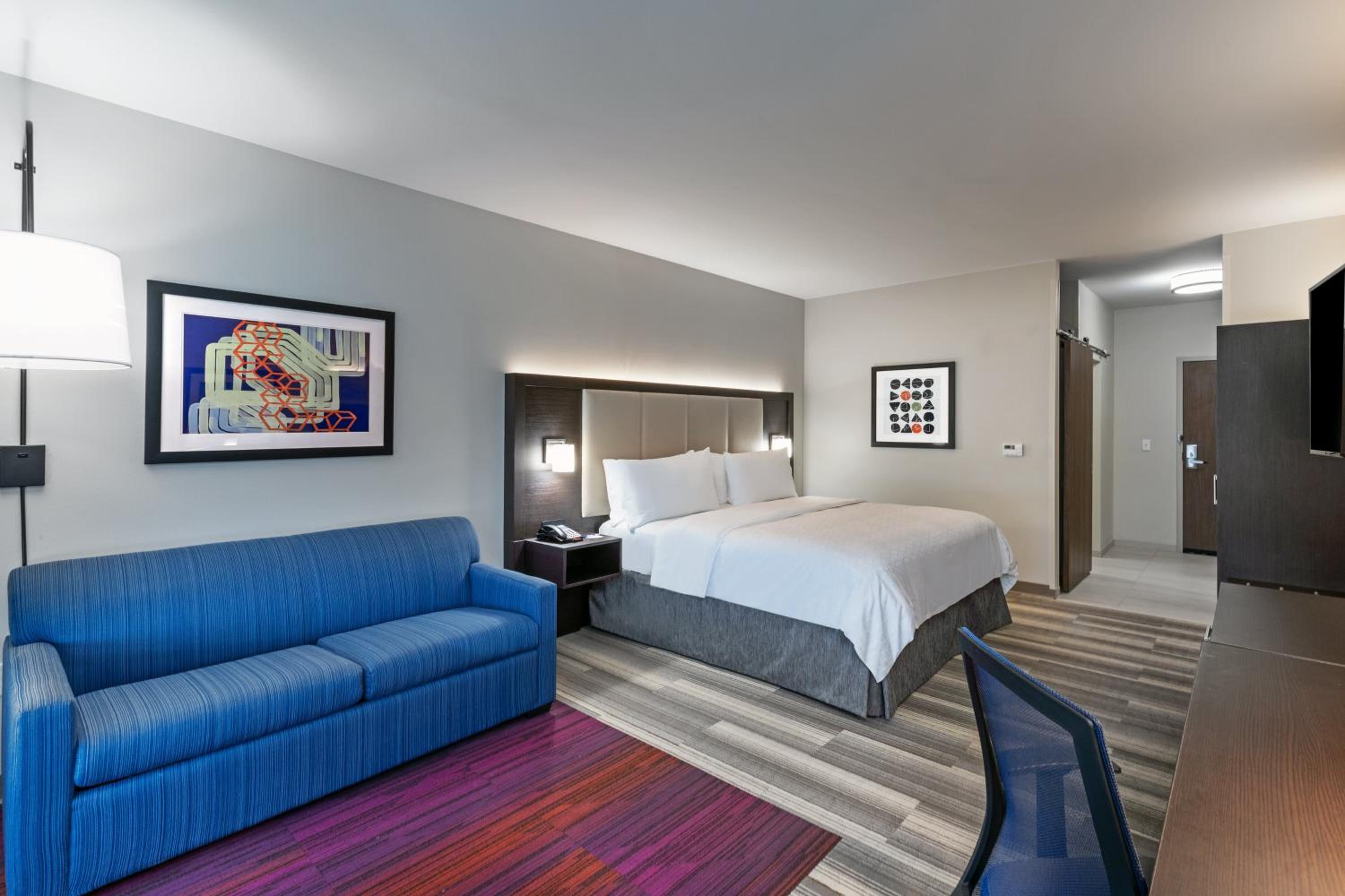 King Suite - Disability Access - Photo 2