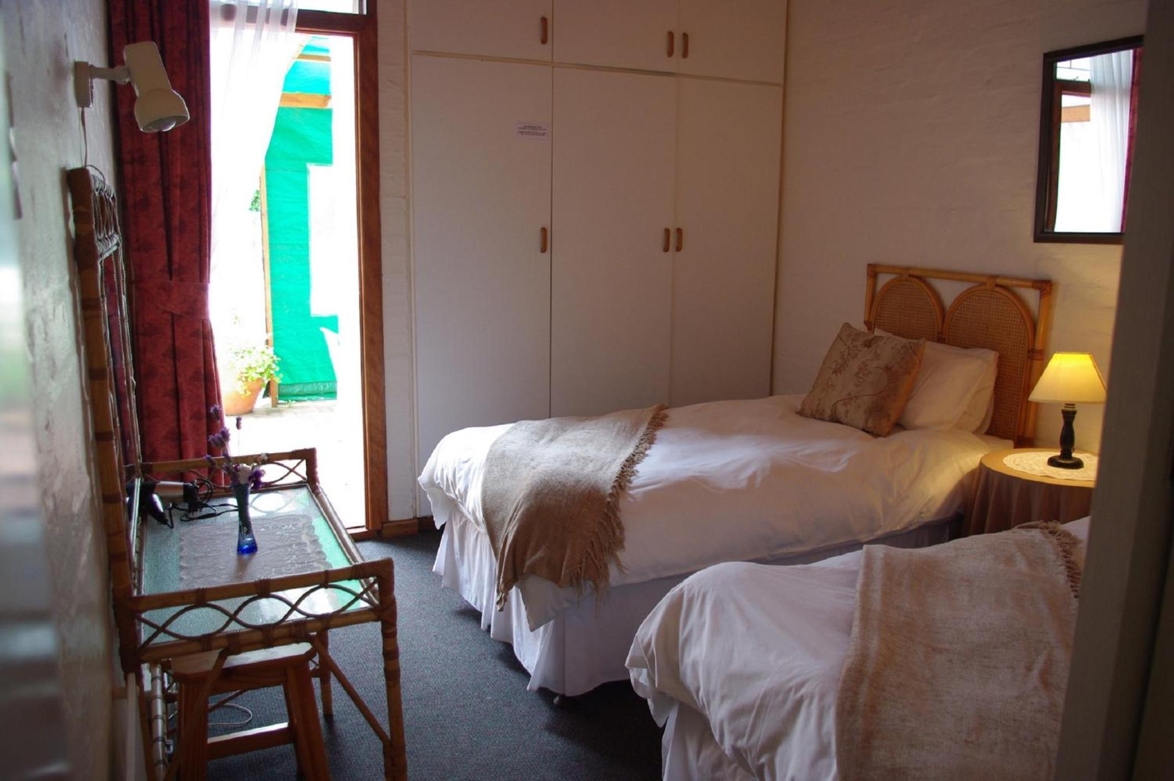Family Room With Kitchenette photo 2