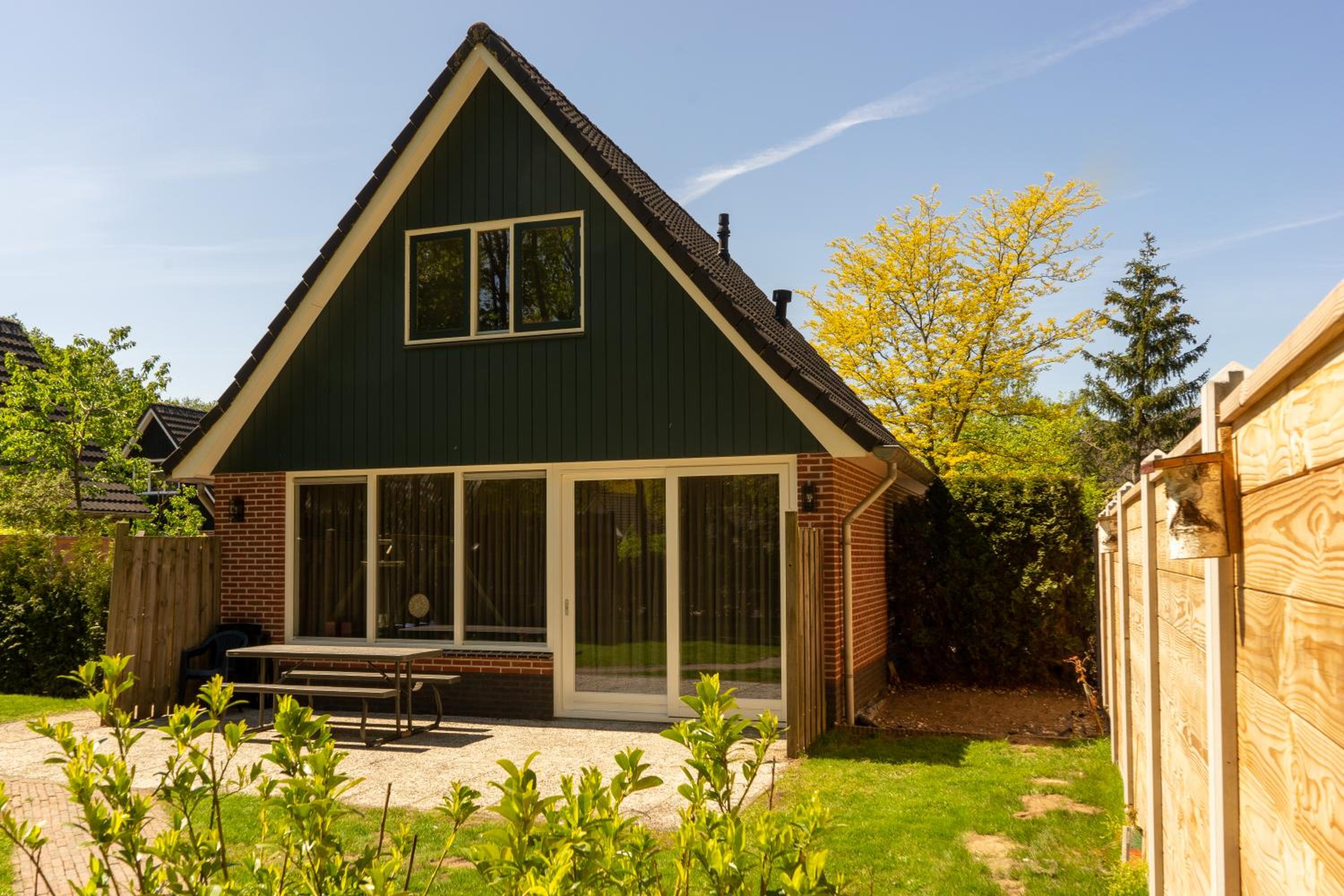Three-Bedroom House photo 2