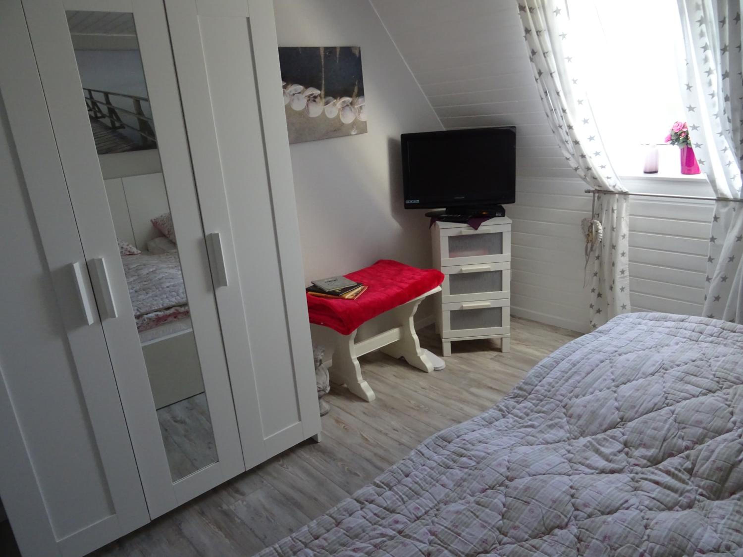 Two-Bedroom Apartment photo 2