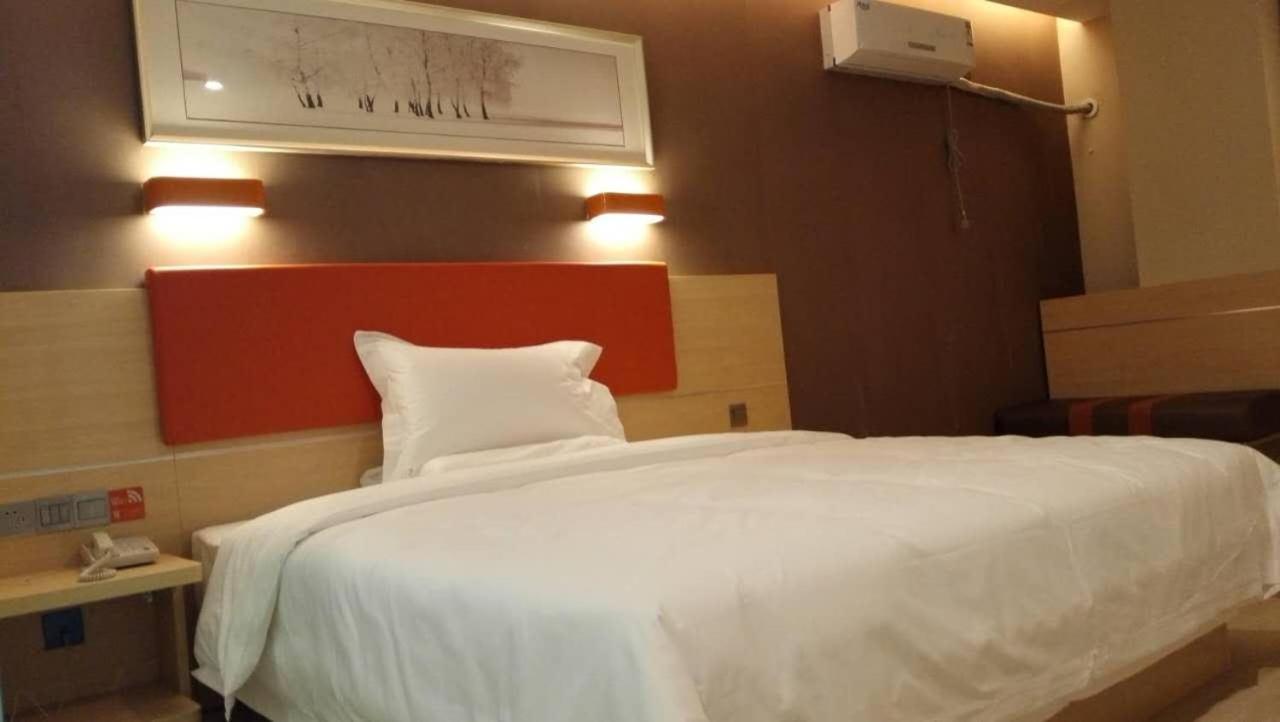Premium Queen Room photo 1