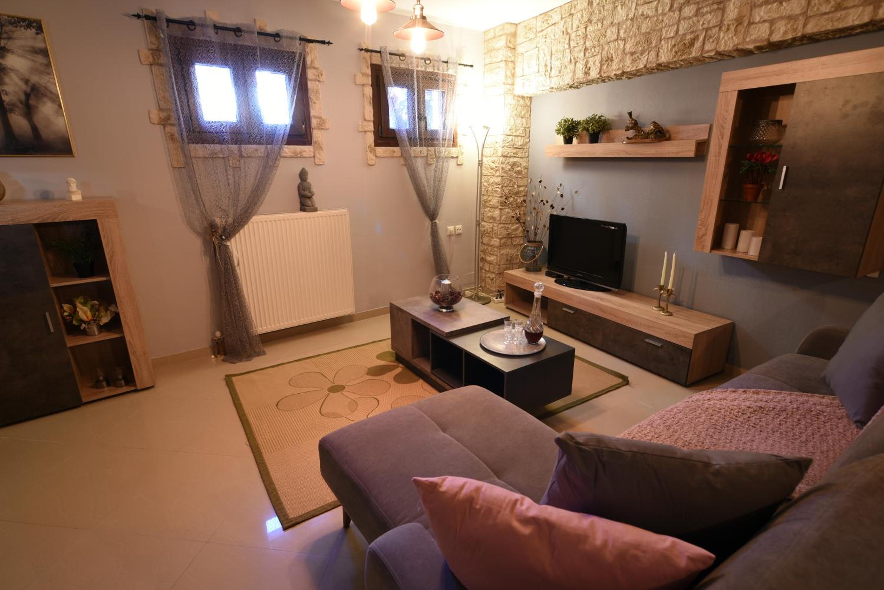 One-Bedroom Apartment - Photo 9