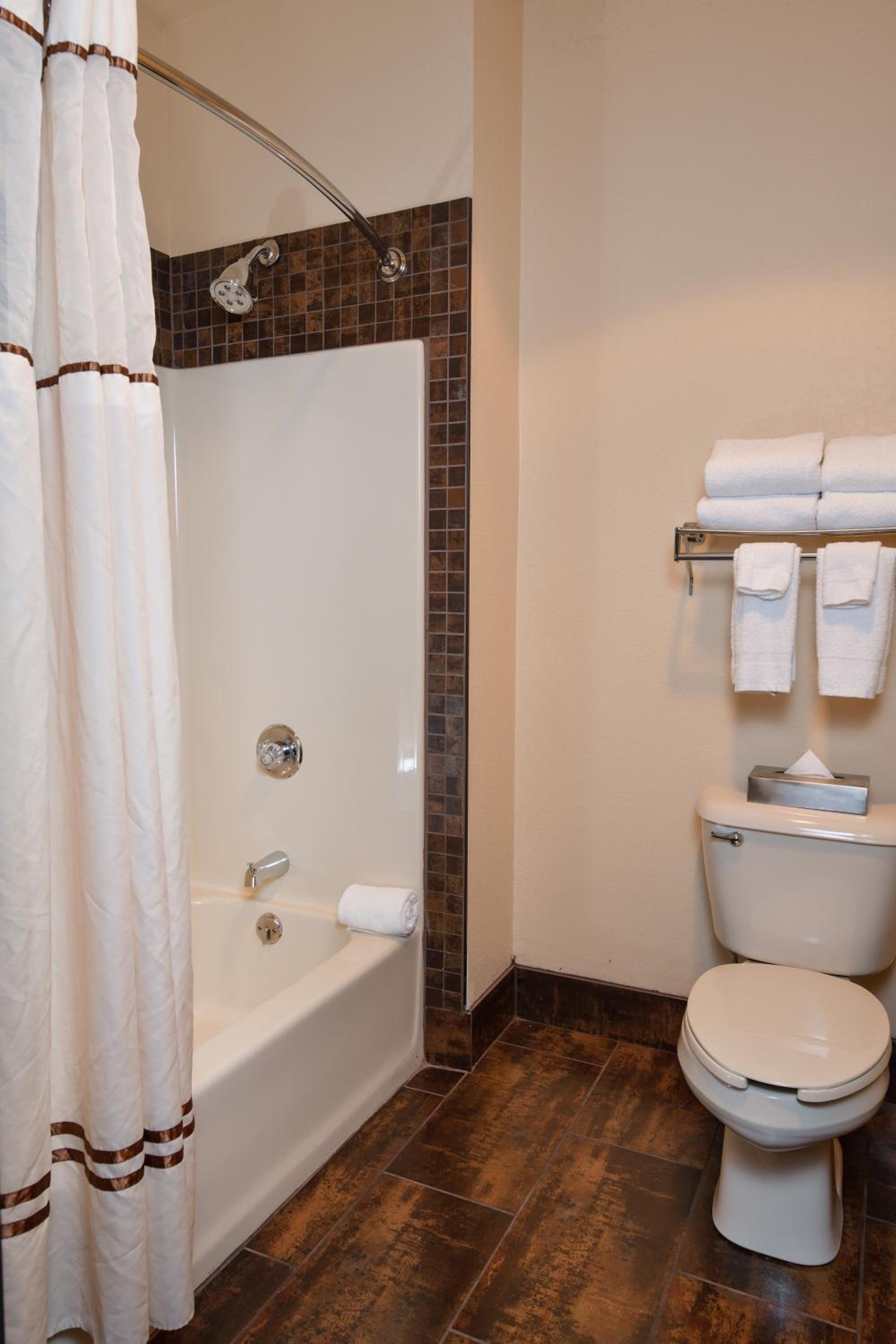 Junior Suite With River View - Non-Smoking - Photo 2