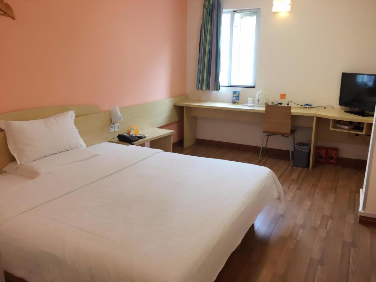 Business Queen Bed Room