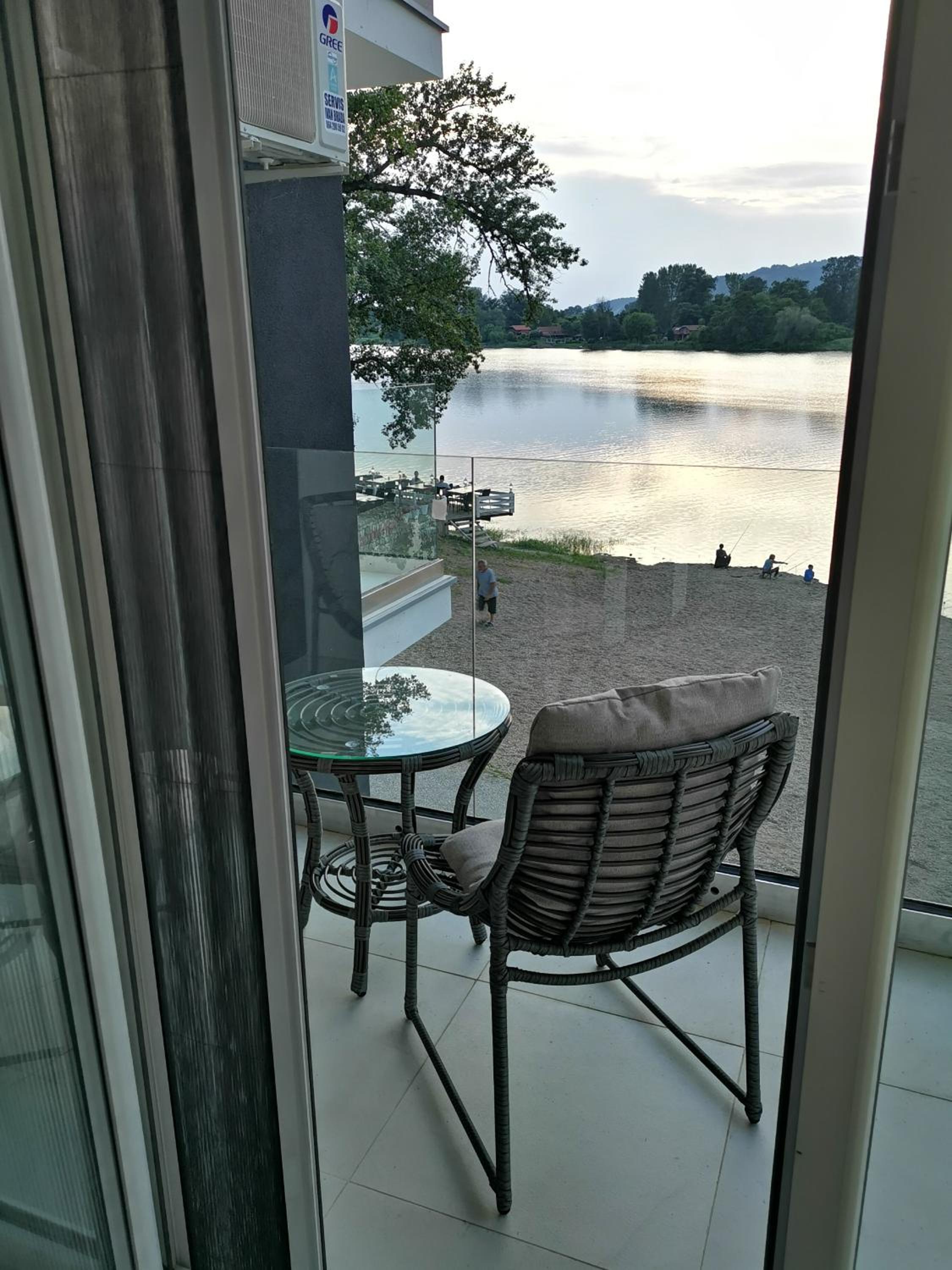 Double Room with Lake View photo 1