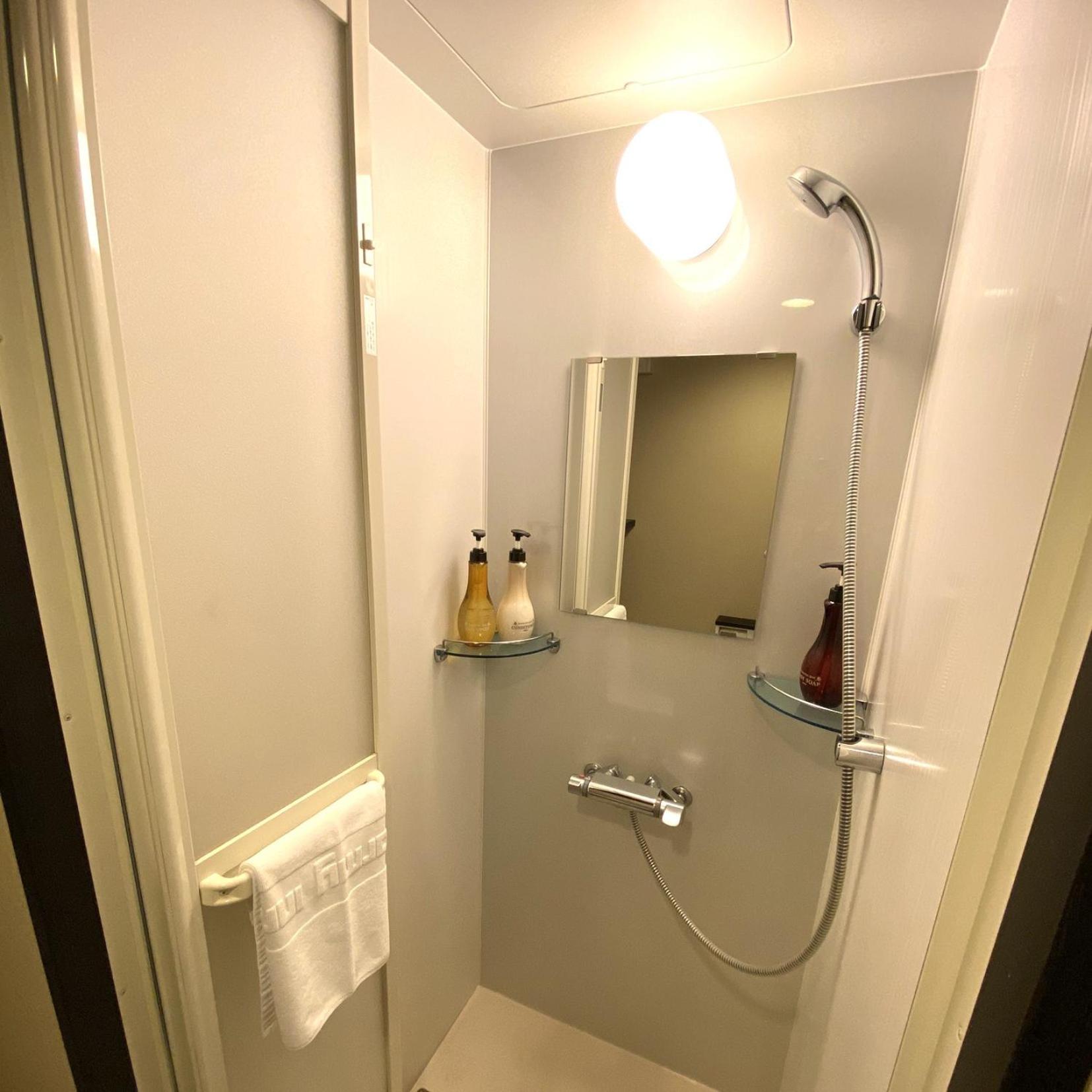 Twin Room - Non-Smoking - Photo 9