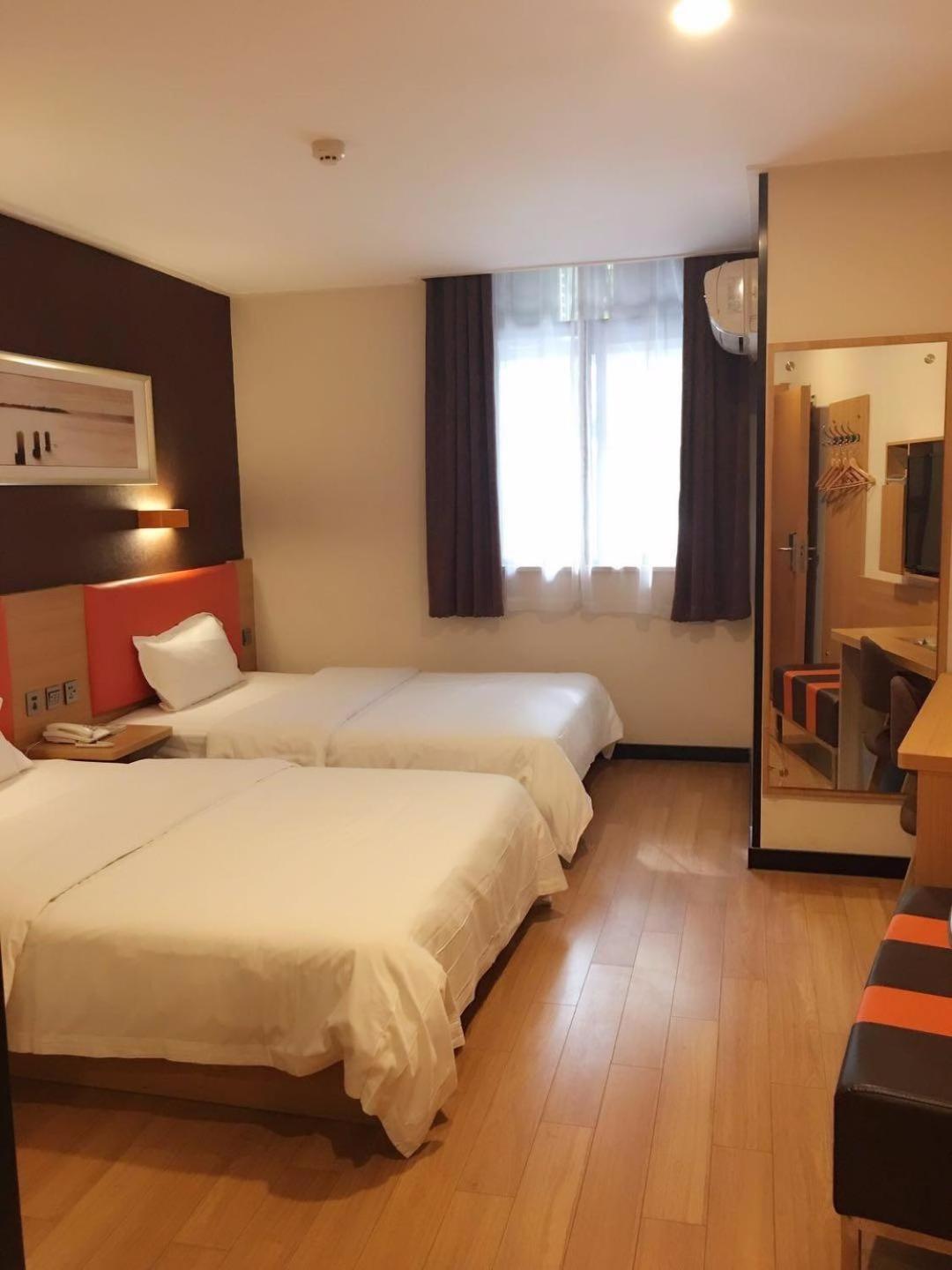 Premium Deluxe Twin Room