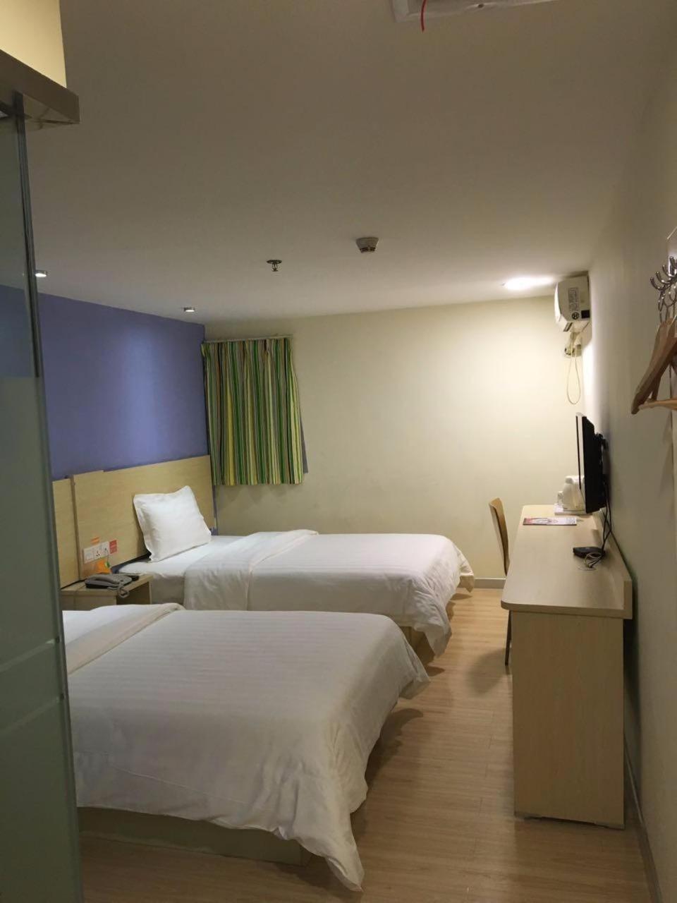 Comfortable Twin Room