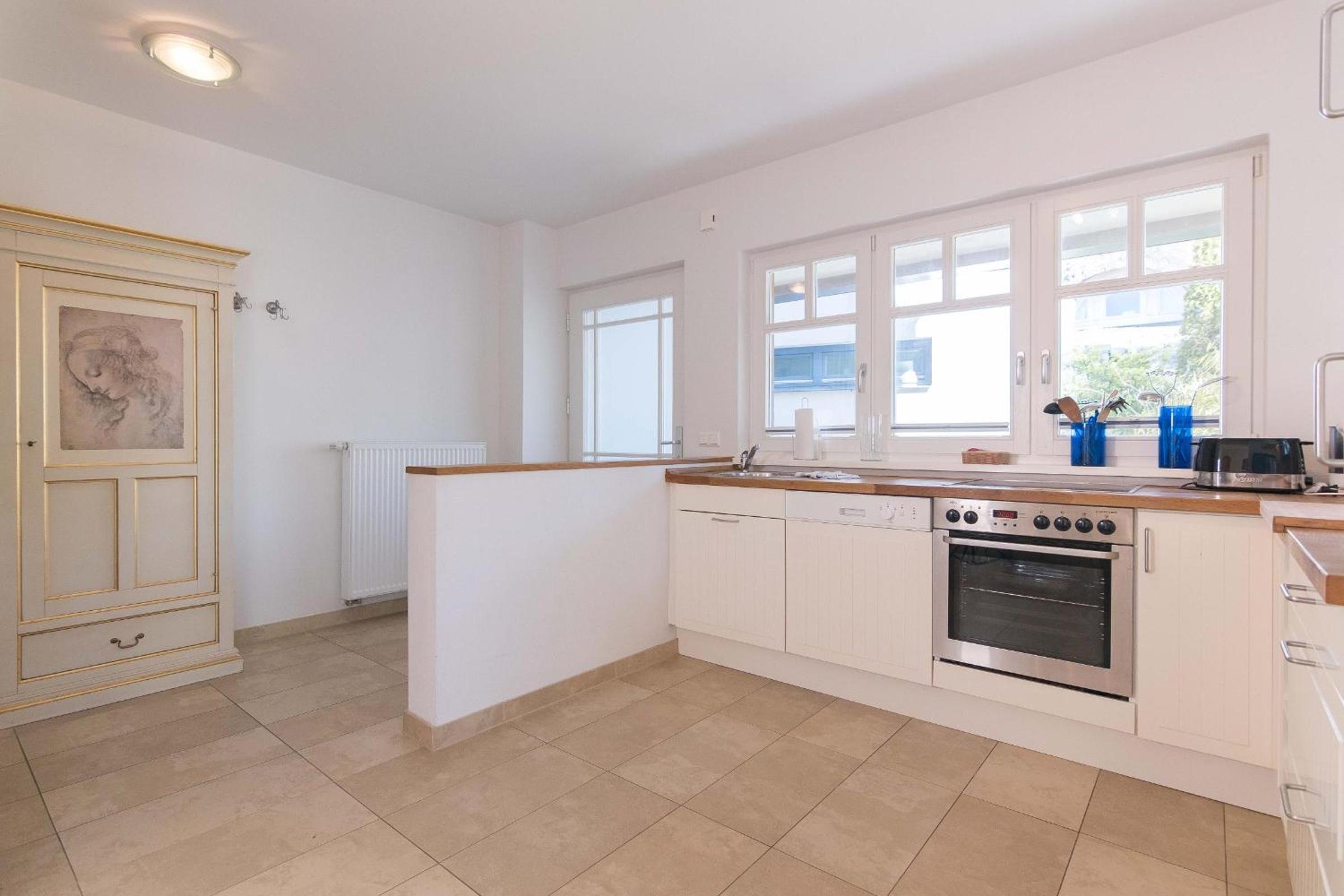 Apartment with Terrace photo 2
