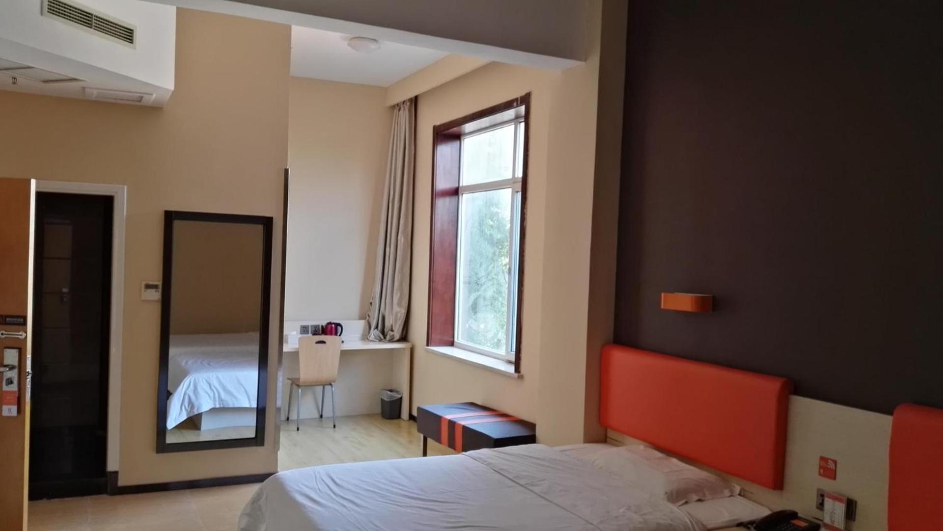 Premium Deluxe Twin Room photo 3