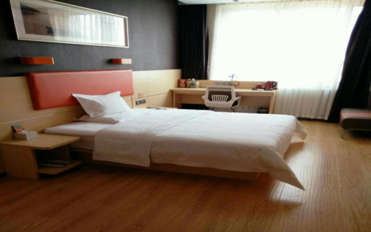Premium Queen Room photo 1