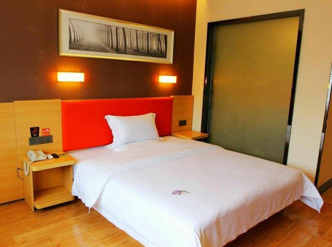 Select Room photo 1