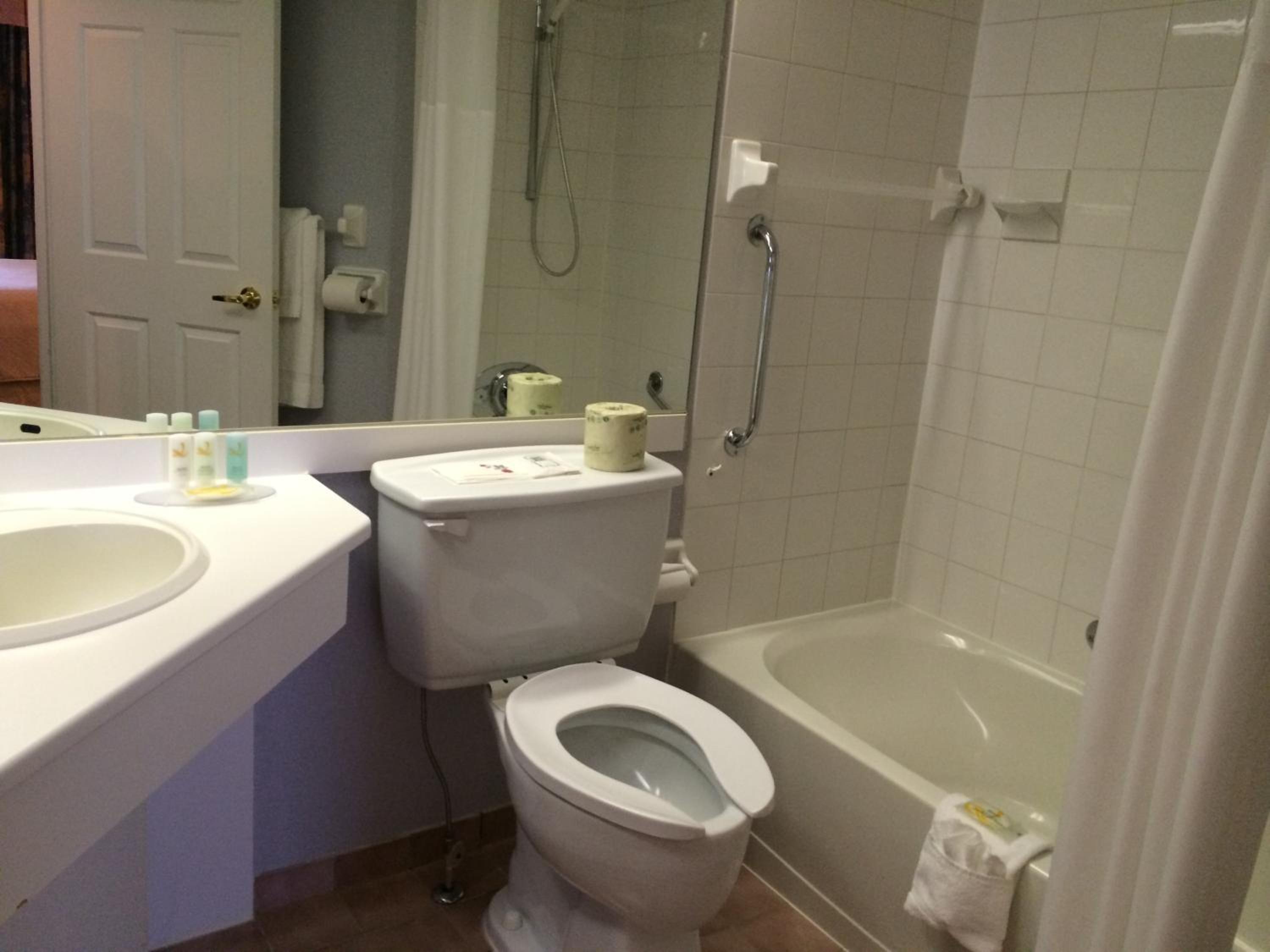 Queen Suite With Two Queen Beds - Non Smoking - Photo 9