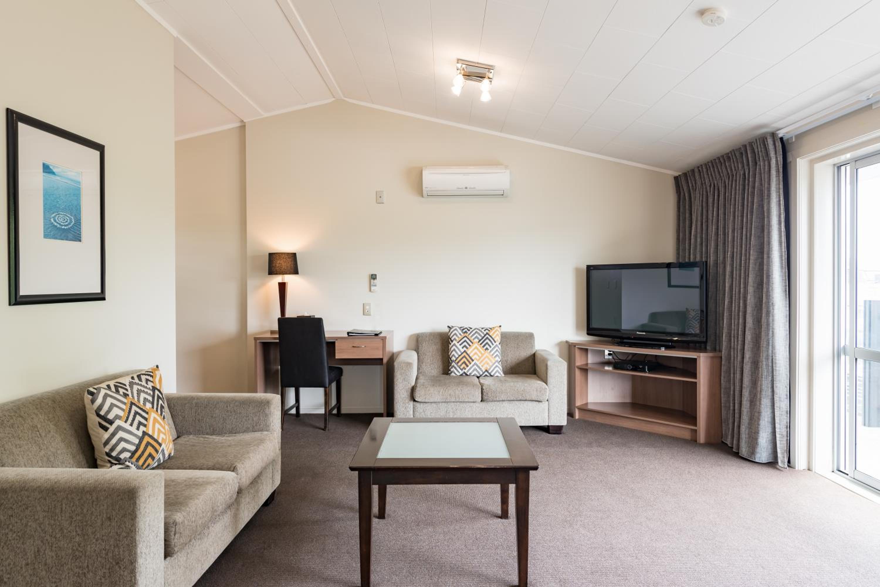Two Bedroom Family Garden Room - Photo 1