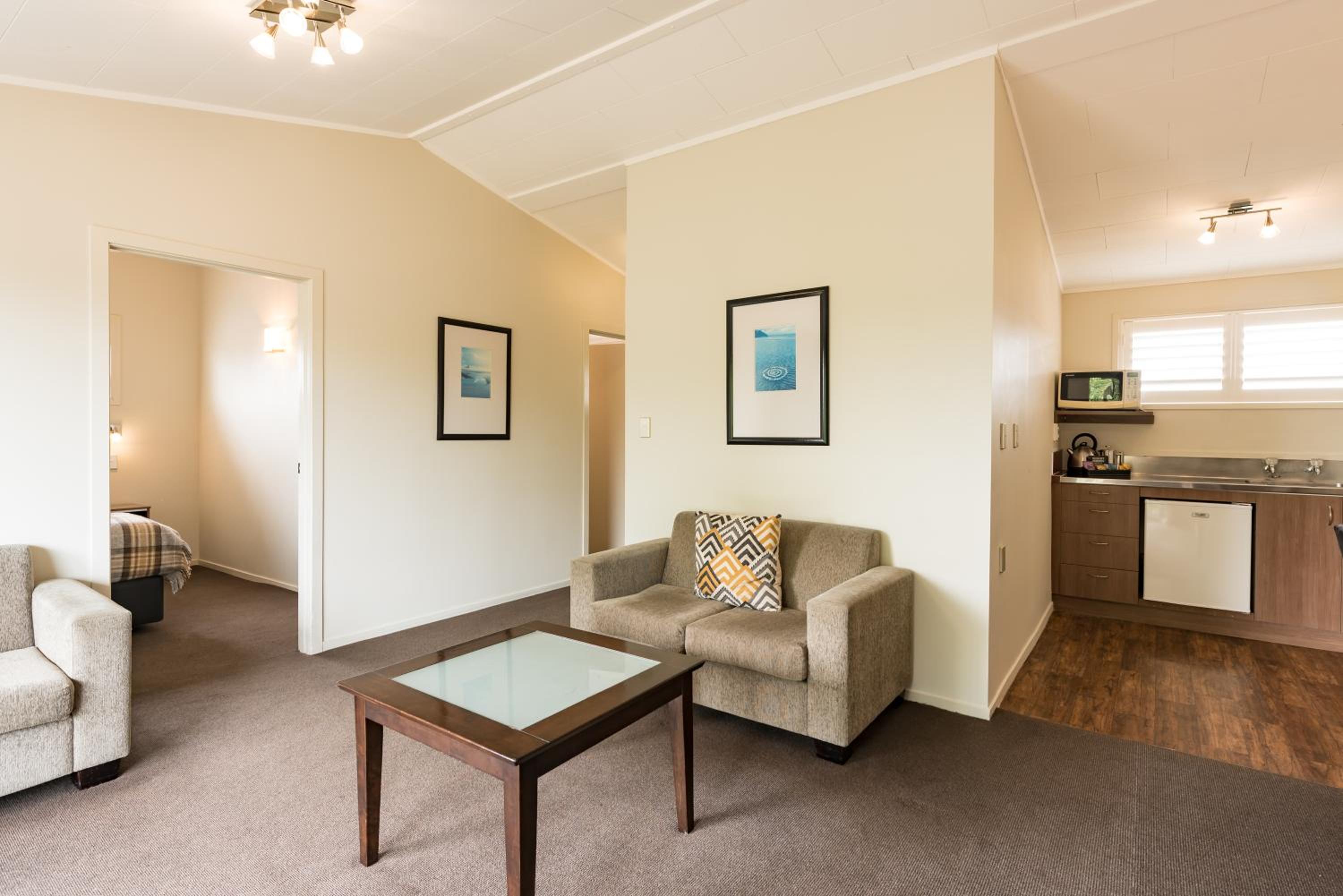 Two Bedroom Family Garden Room - Photo 5