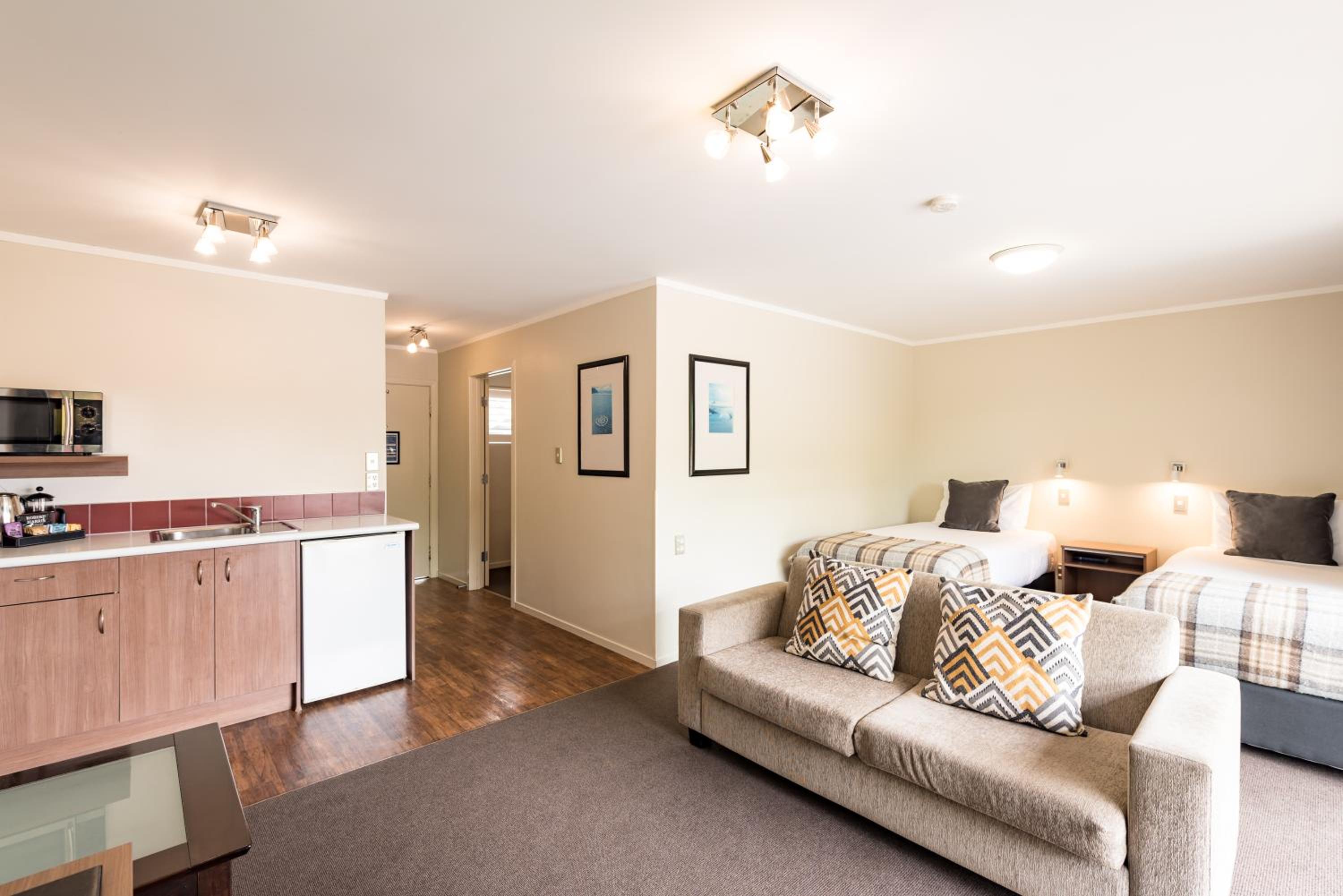 One Bedroom Family Garden Room - Photo 10