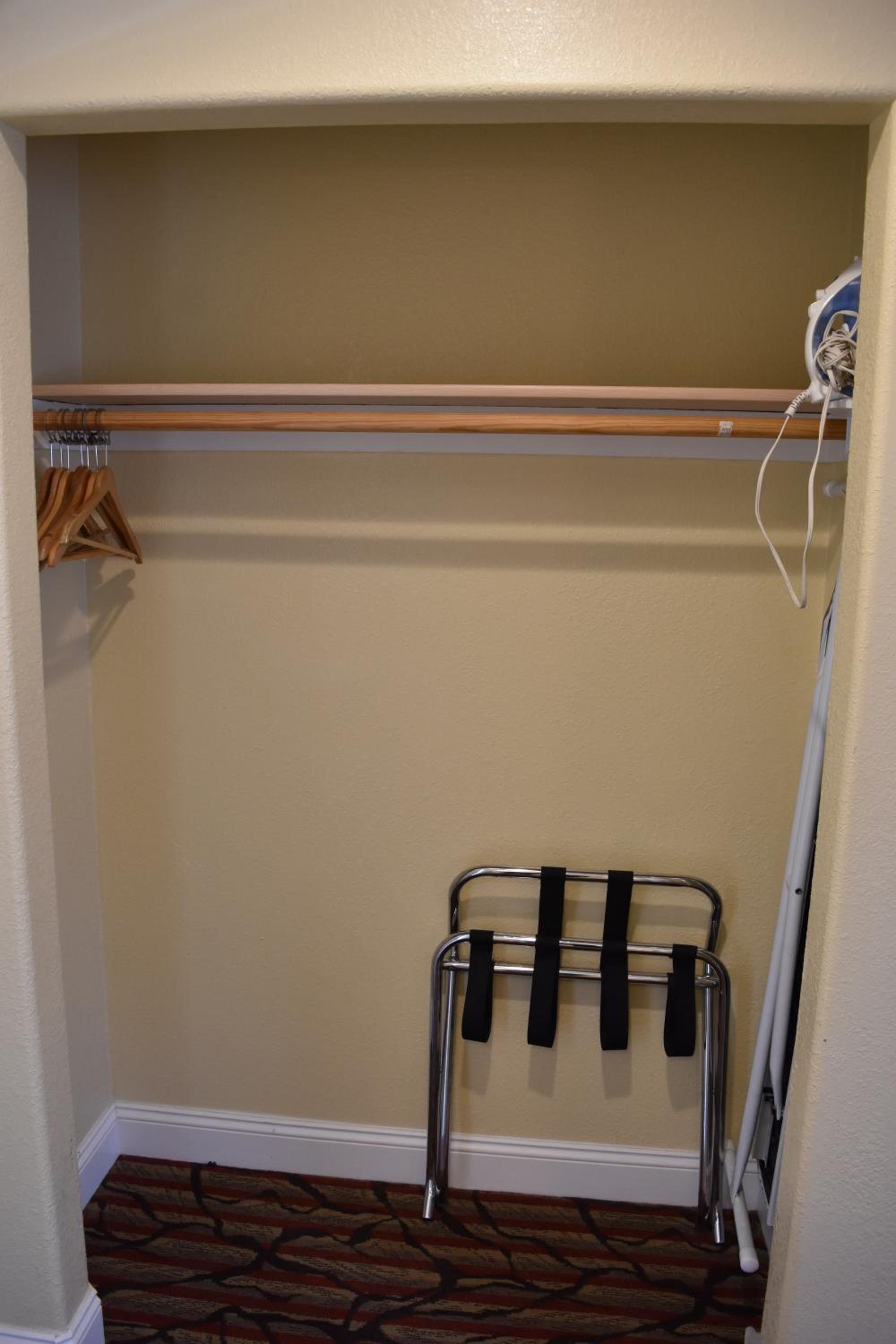 Double Room - Non-Smoking  - Photo 2