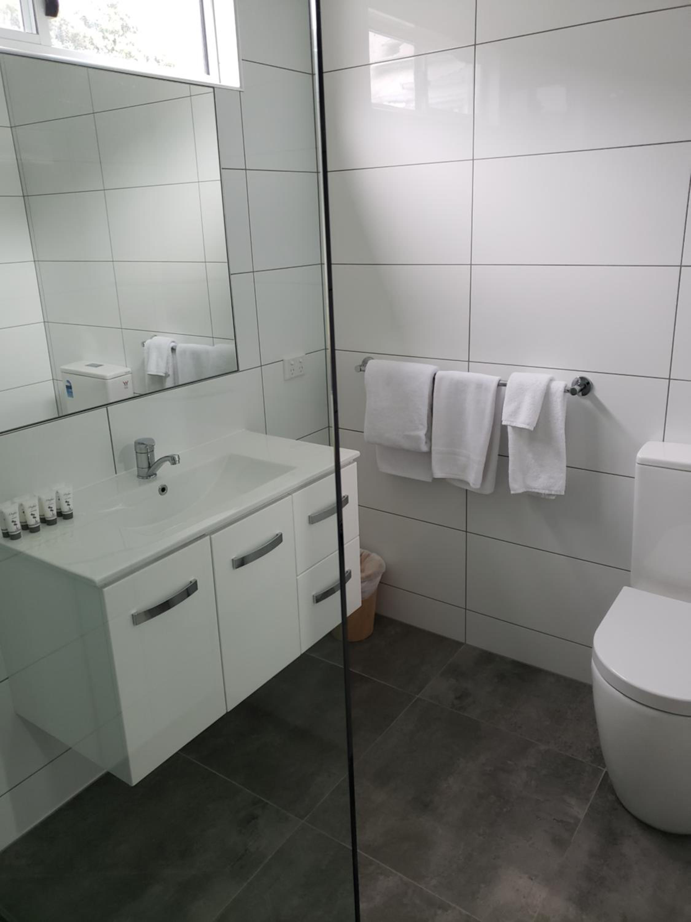 Single Room with Bathroom photo 2