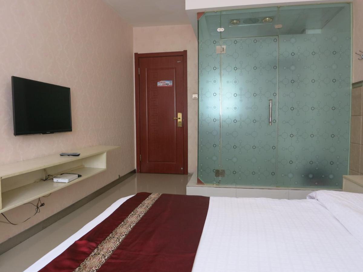 Standard King Room photo 1