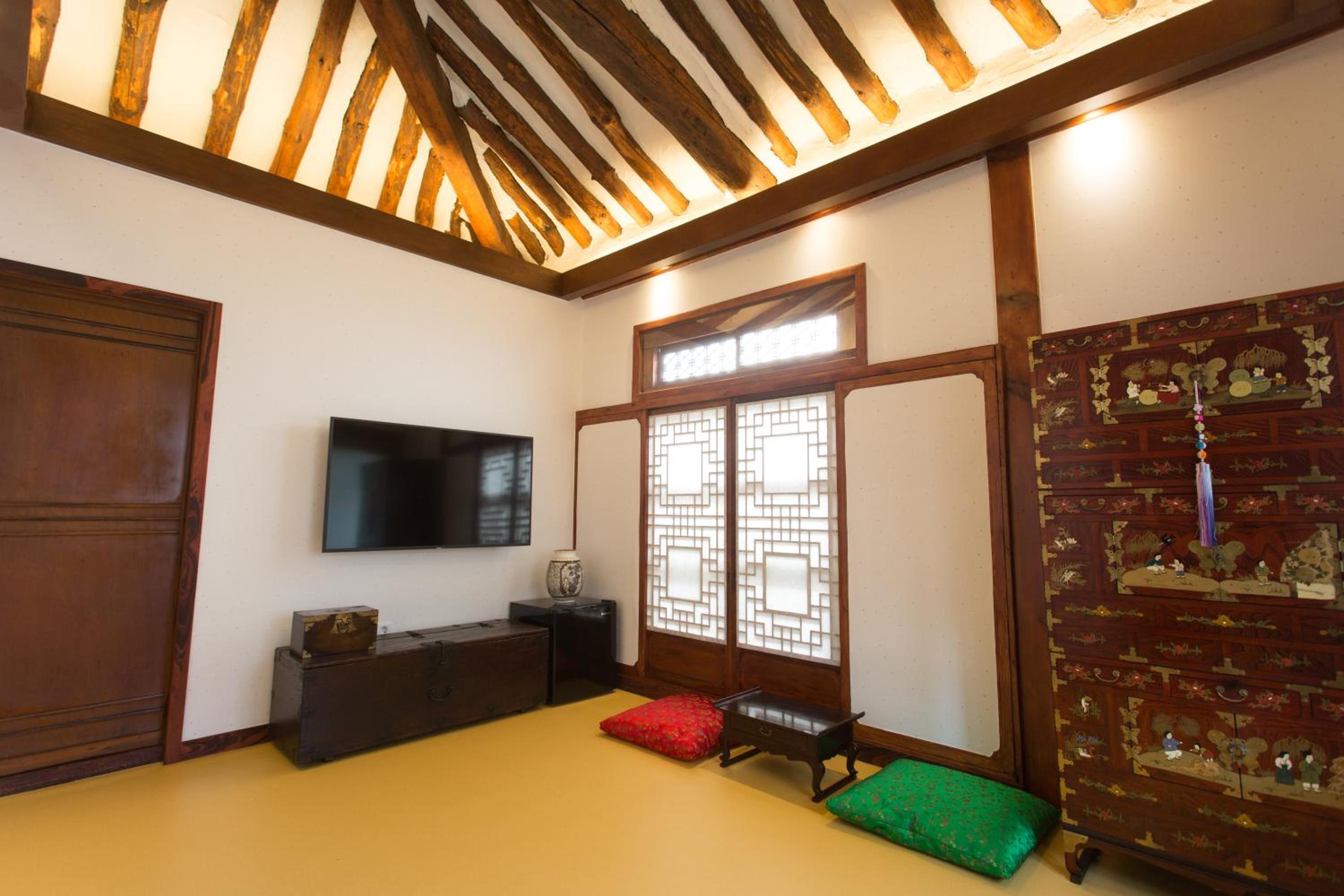 Triple Room with Private Bathroom - Photo 4