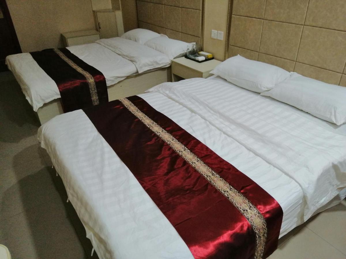 Economy Quadruple Room with Shared Bathroom photo 2