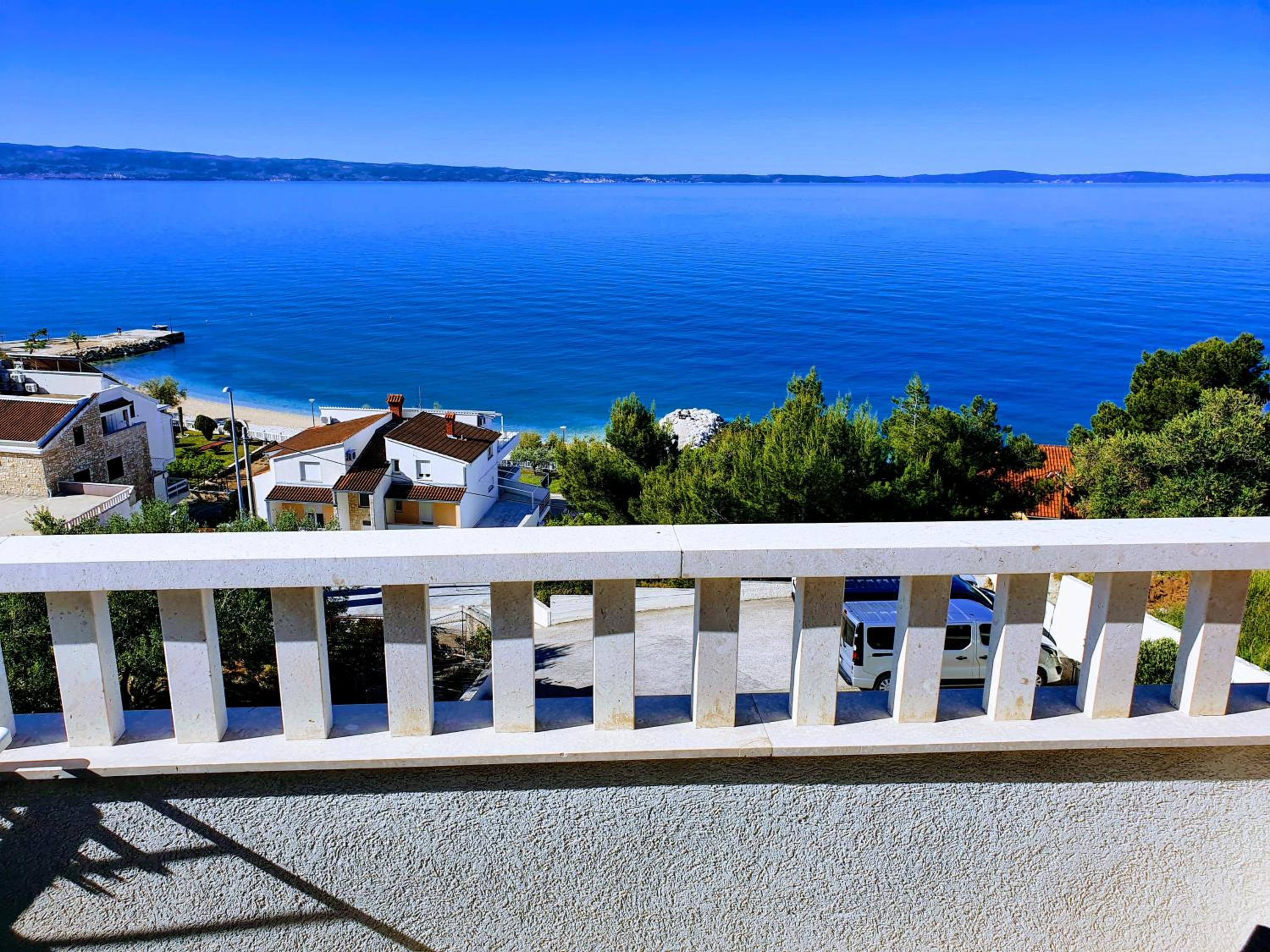 Room with Balcony and Sea View (2 Adults) - Photo 8