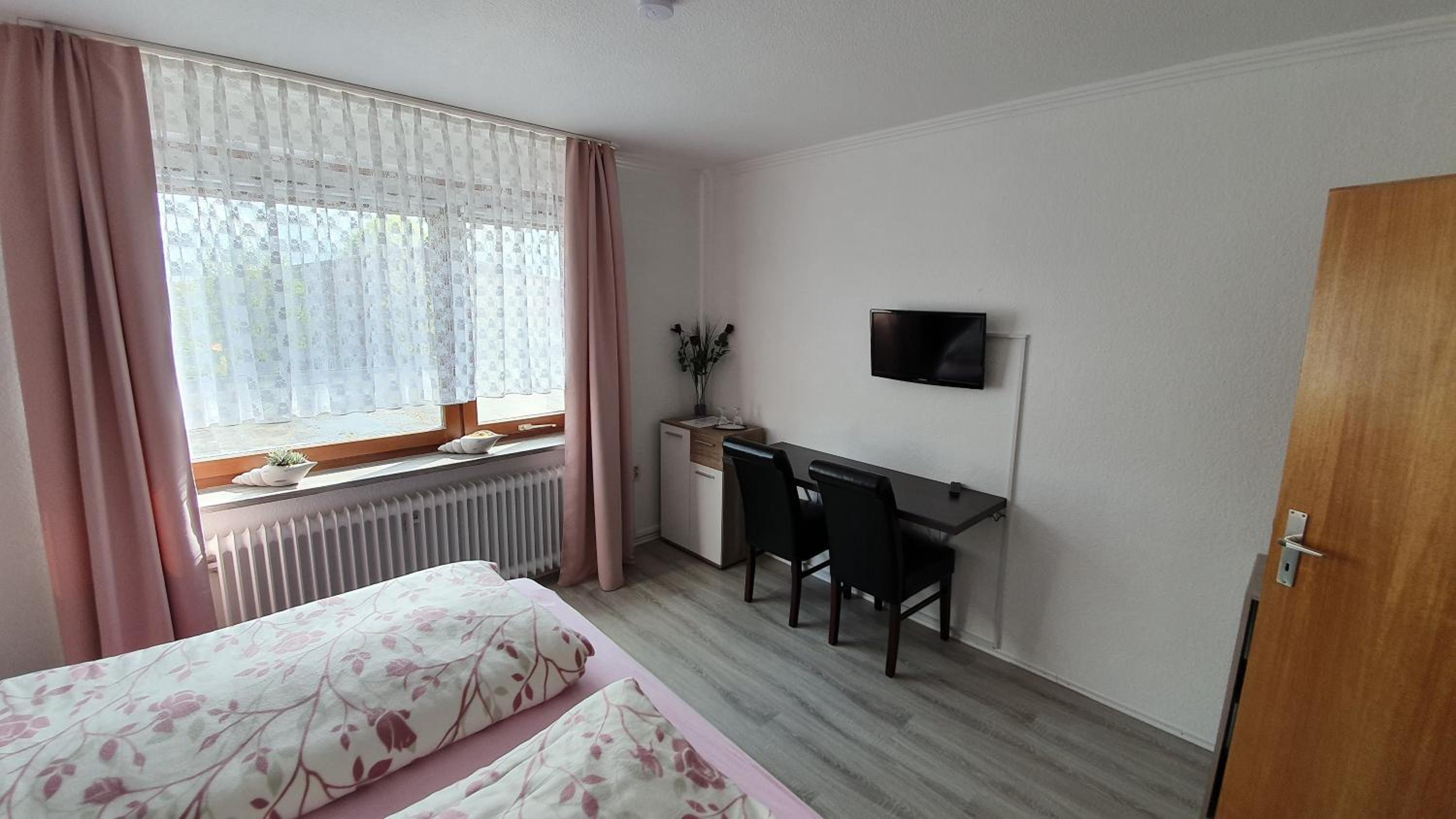 Standard Double Room photo 3
