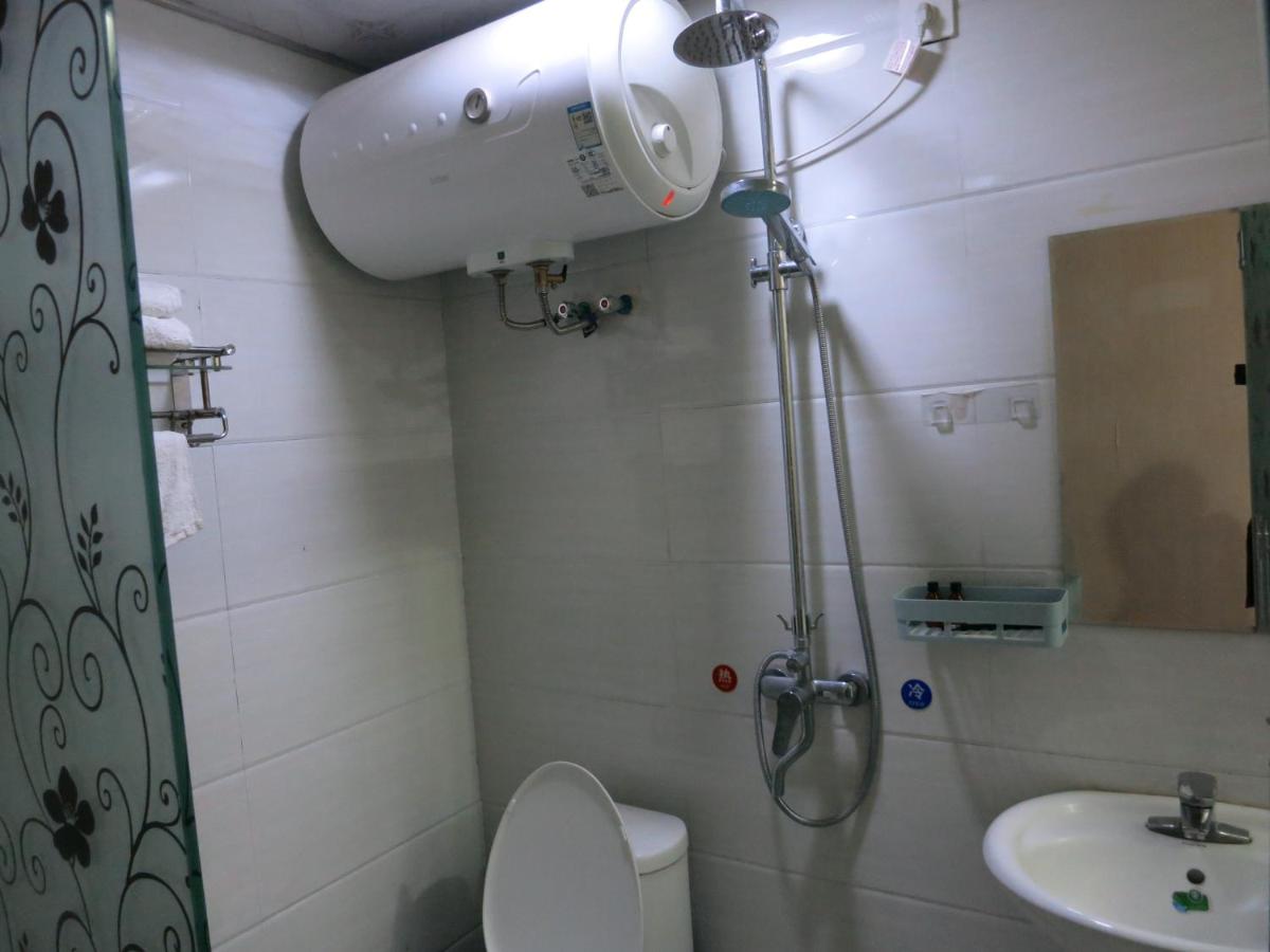 Deluxe King Suite photo 3