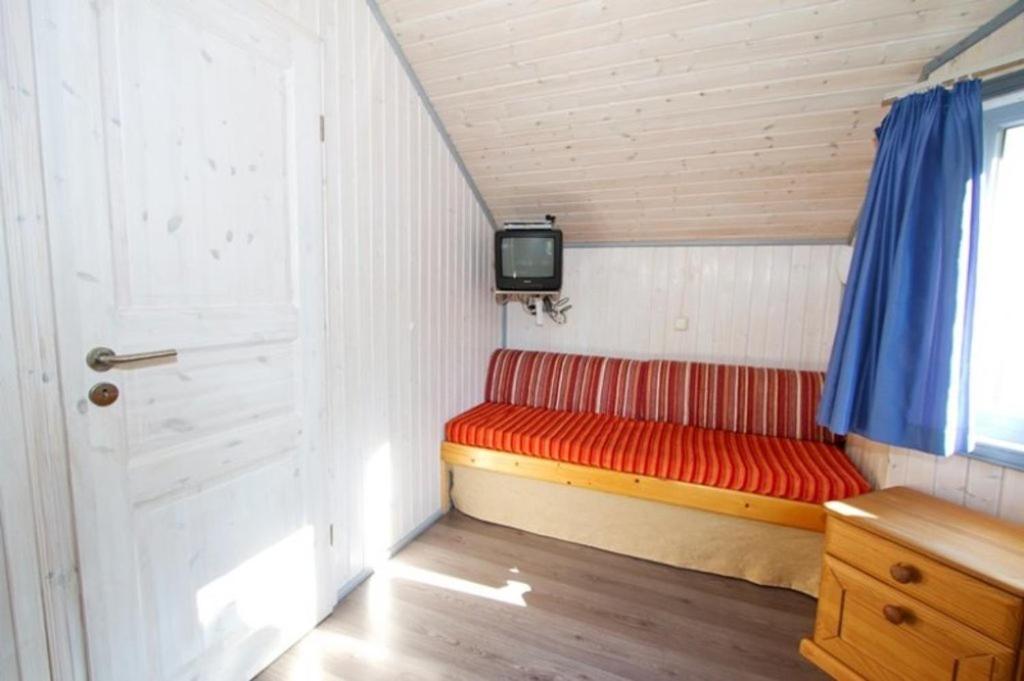 Three-Bedroom House photo 3