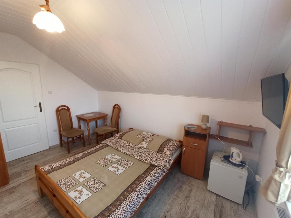 Double Room with Private Bathroom photo 2