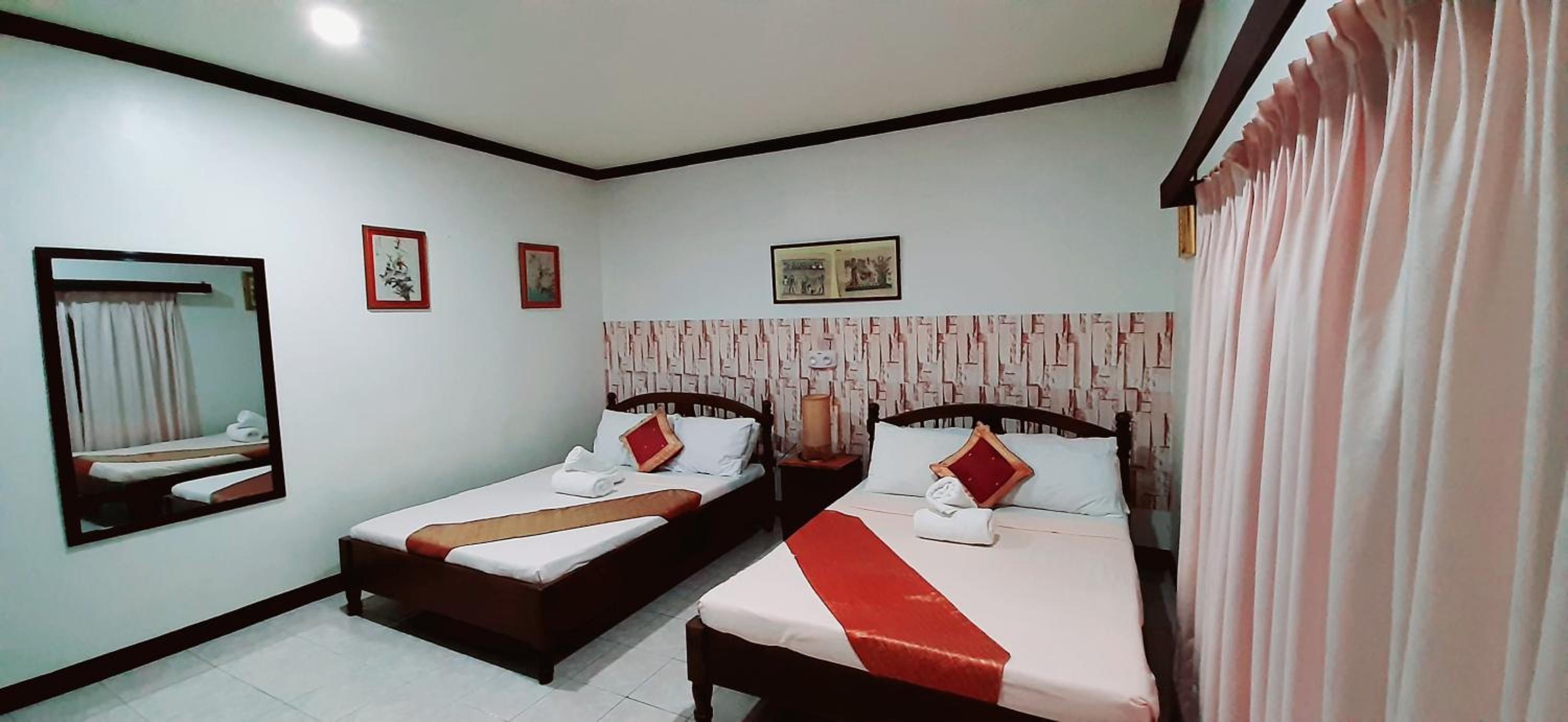 Deluxe Family Room