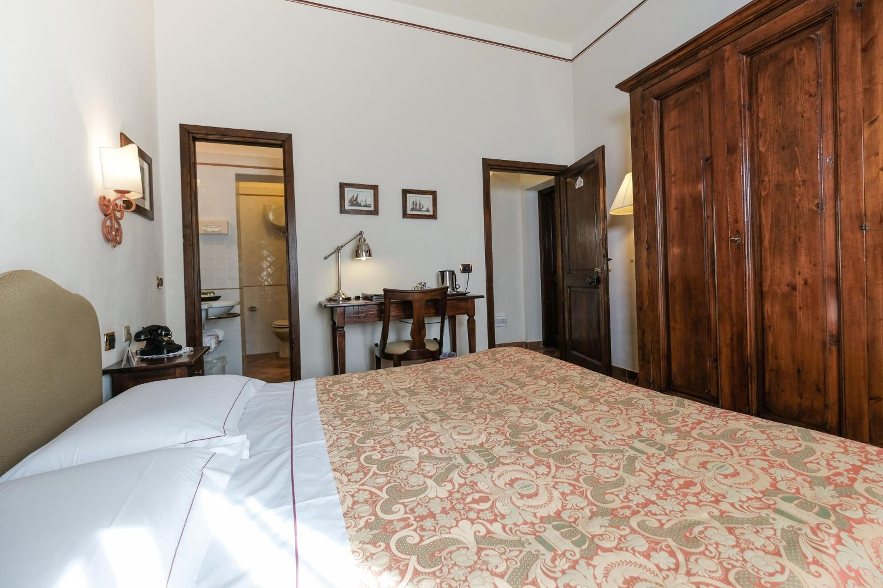 Double Room - Photo 1