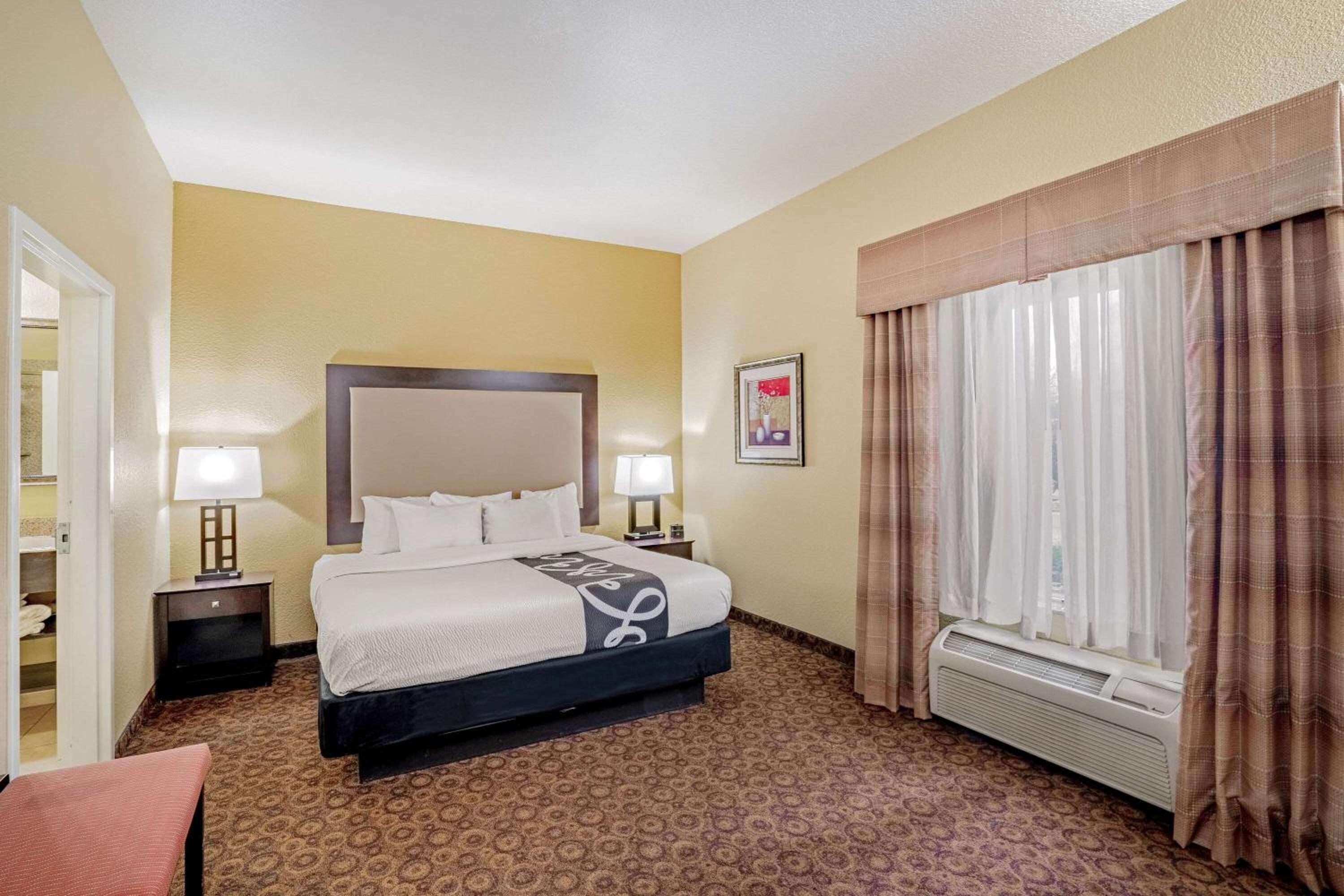 Deluxe King Suite with Mobility/Hearing Access - Non-Smoking photo 1