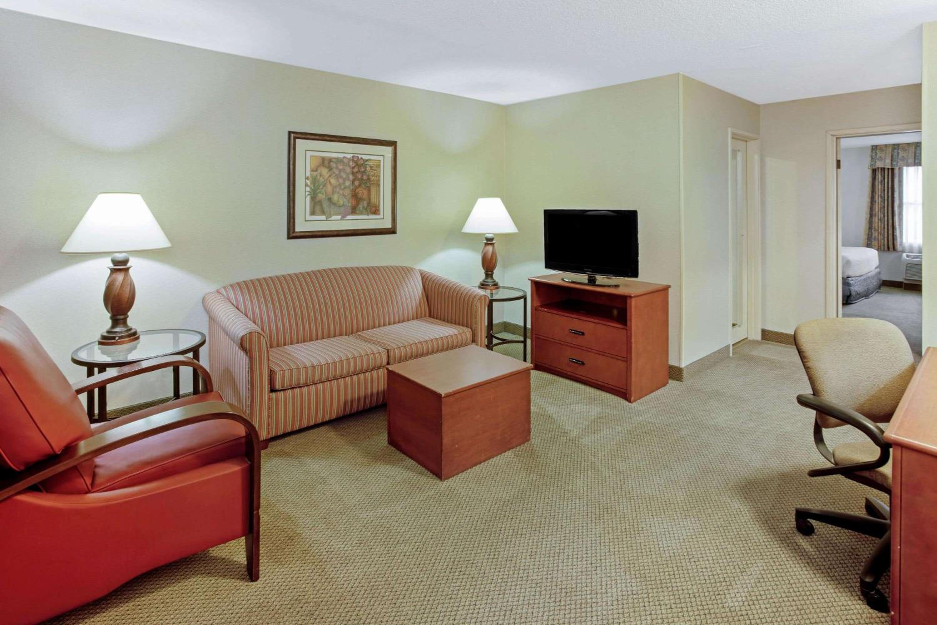 One-Bedroom Suite with Two Double Beds - Non-Smoking - Photo 4