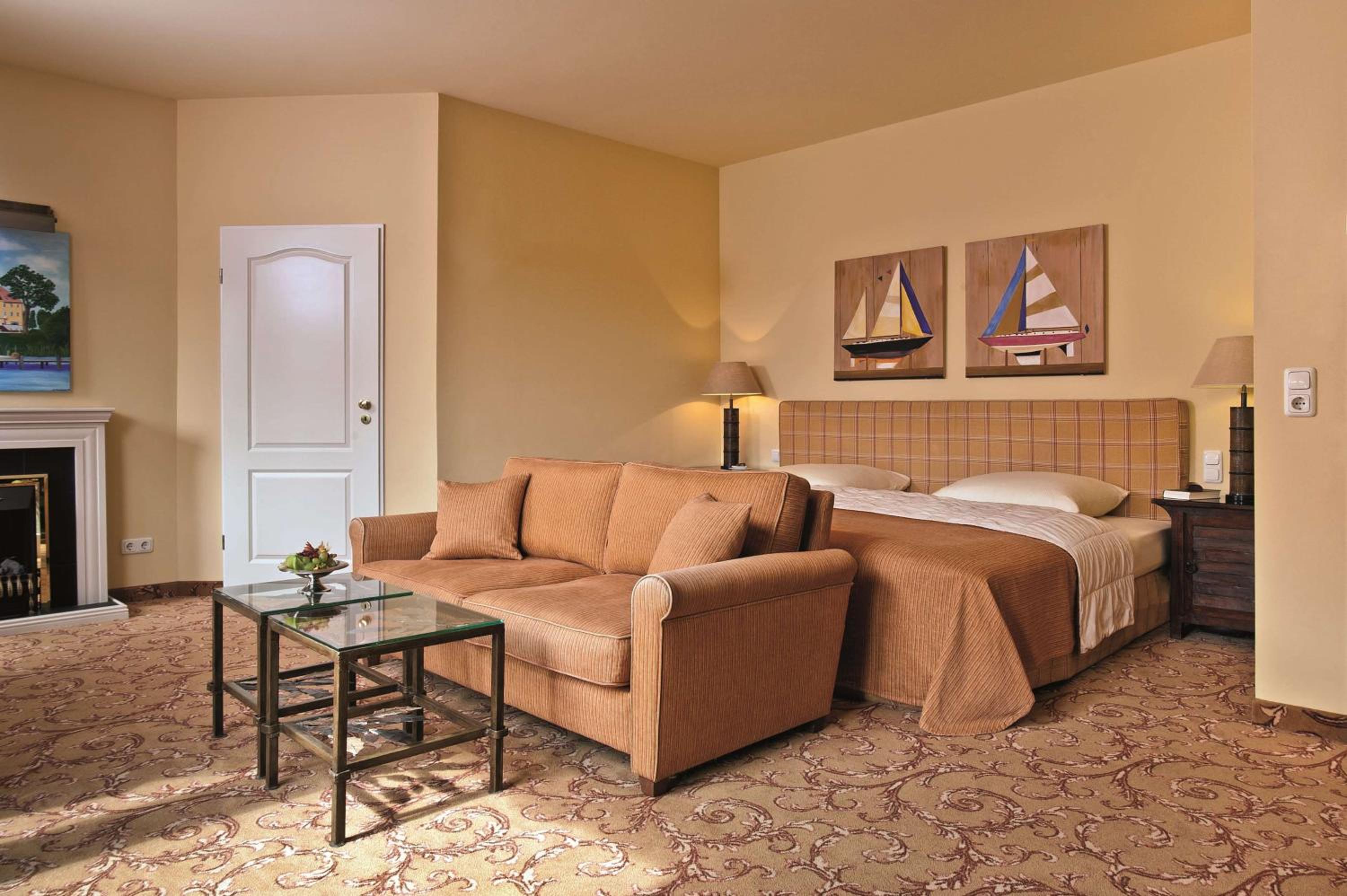 Deluxe Double Room with Lake View and Balcony - Photo 1