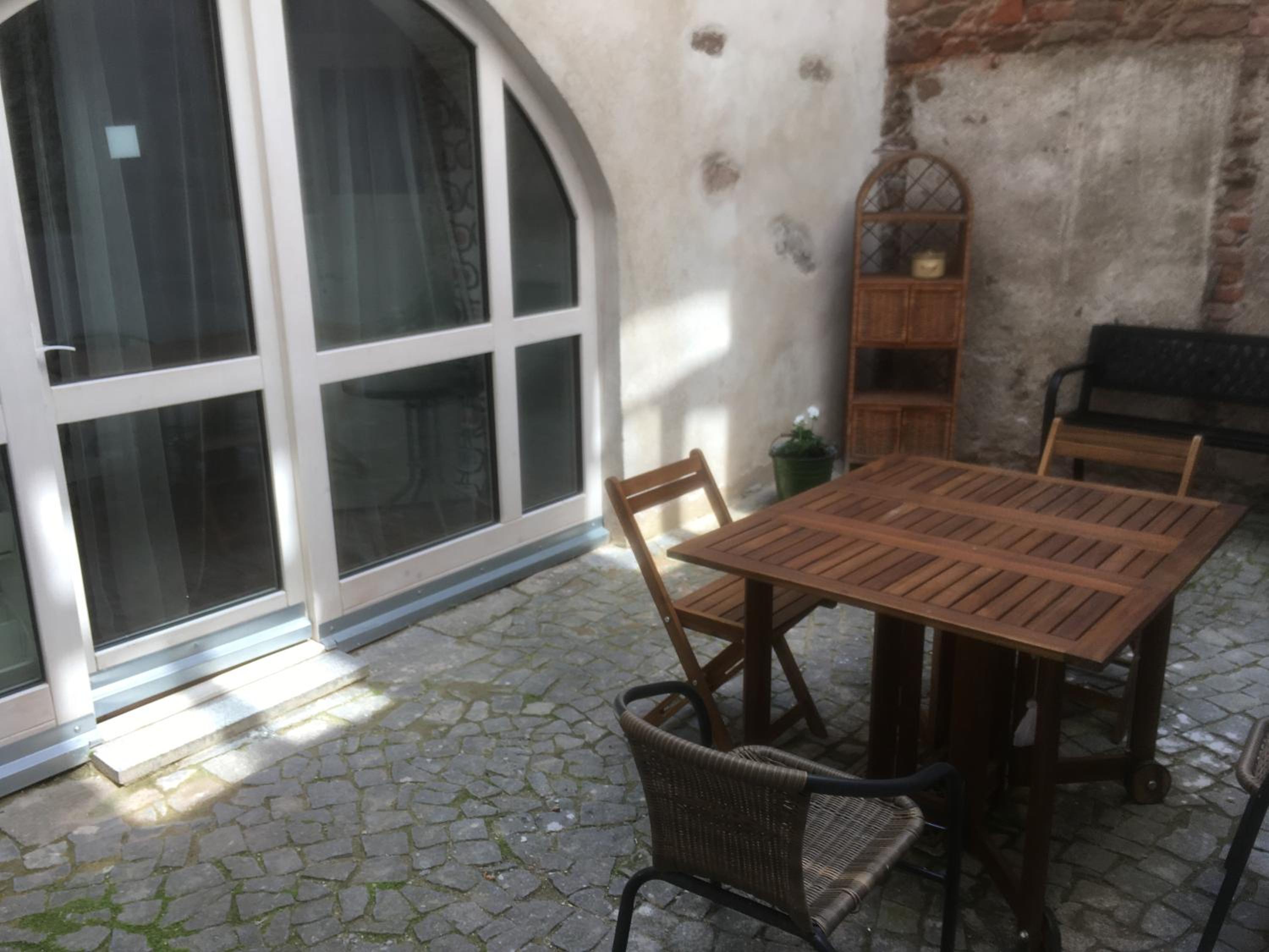 Studio with Courtyard photo 2