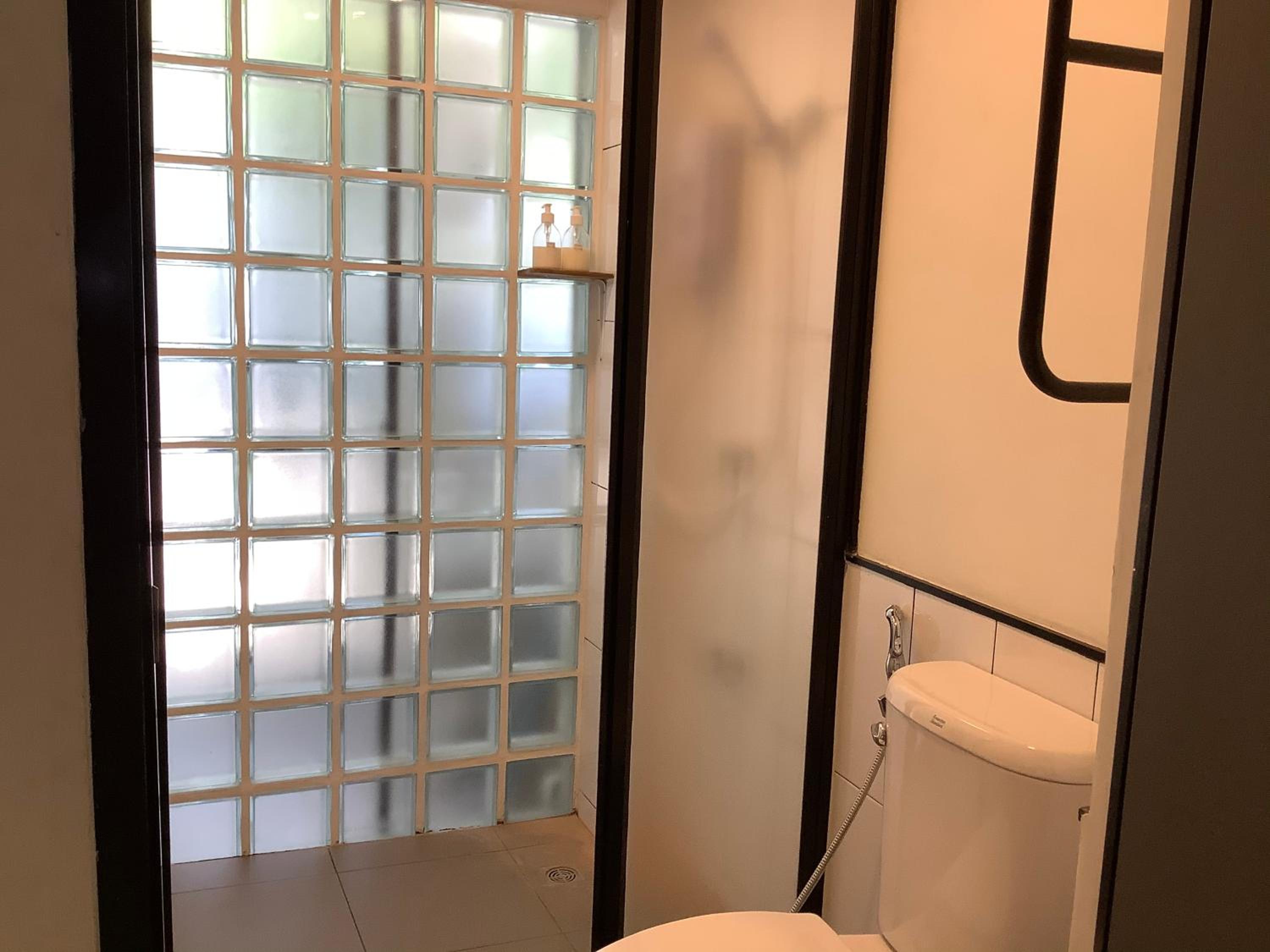 Budget Double Room - Photo 8