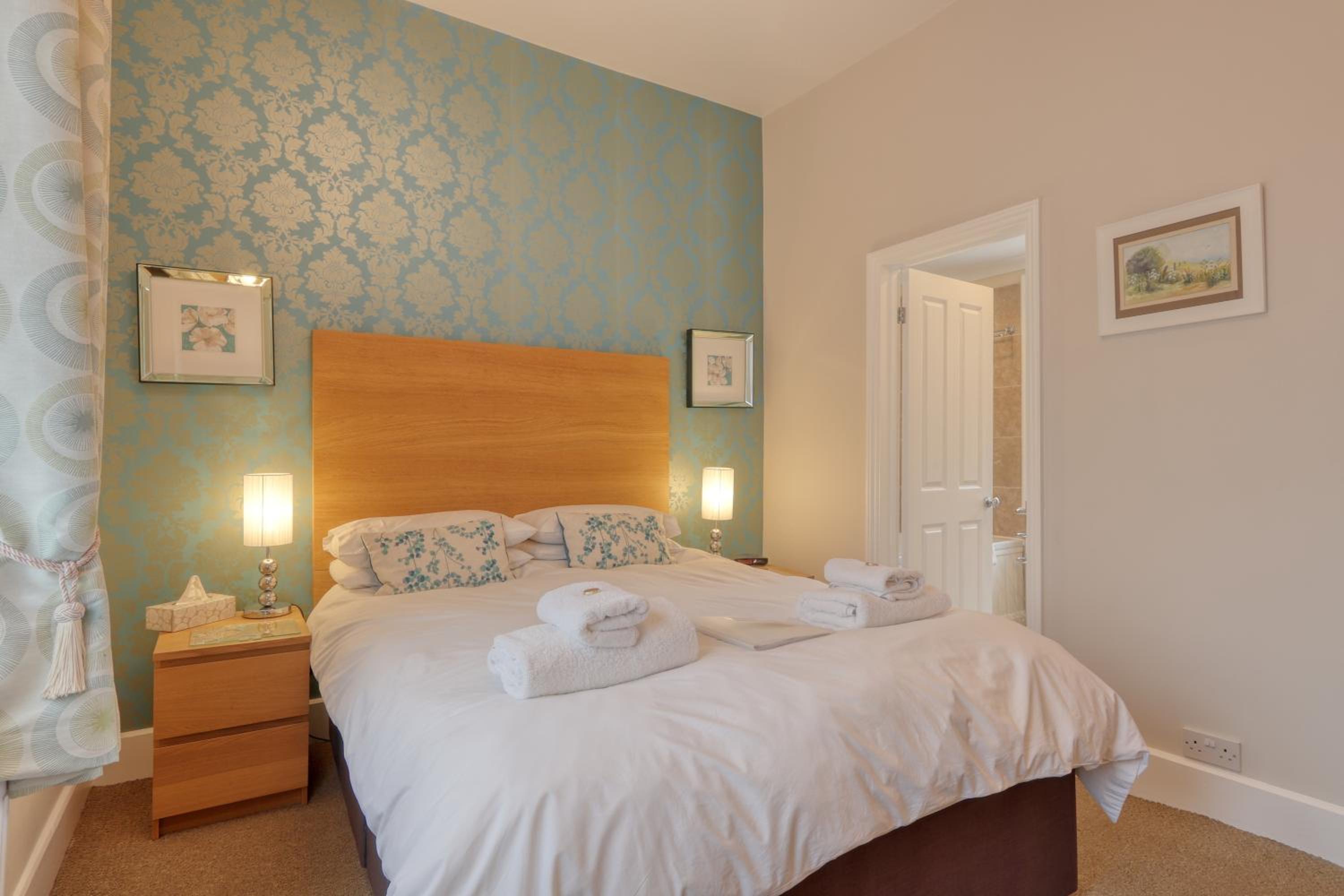 Deluxe King Room- room 4