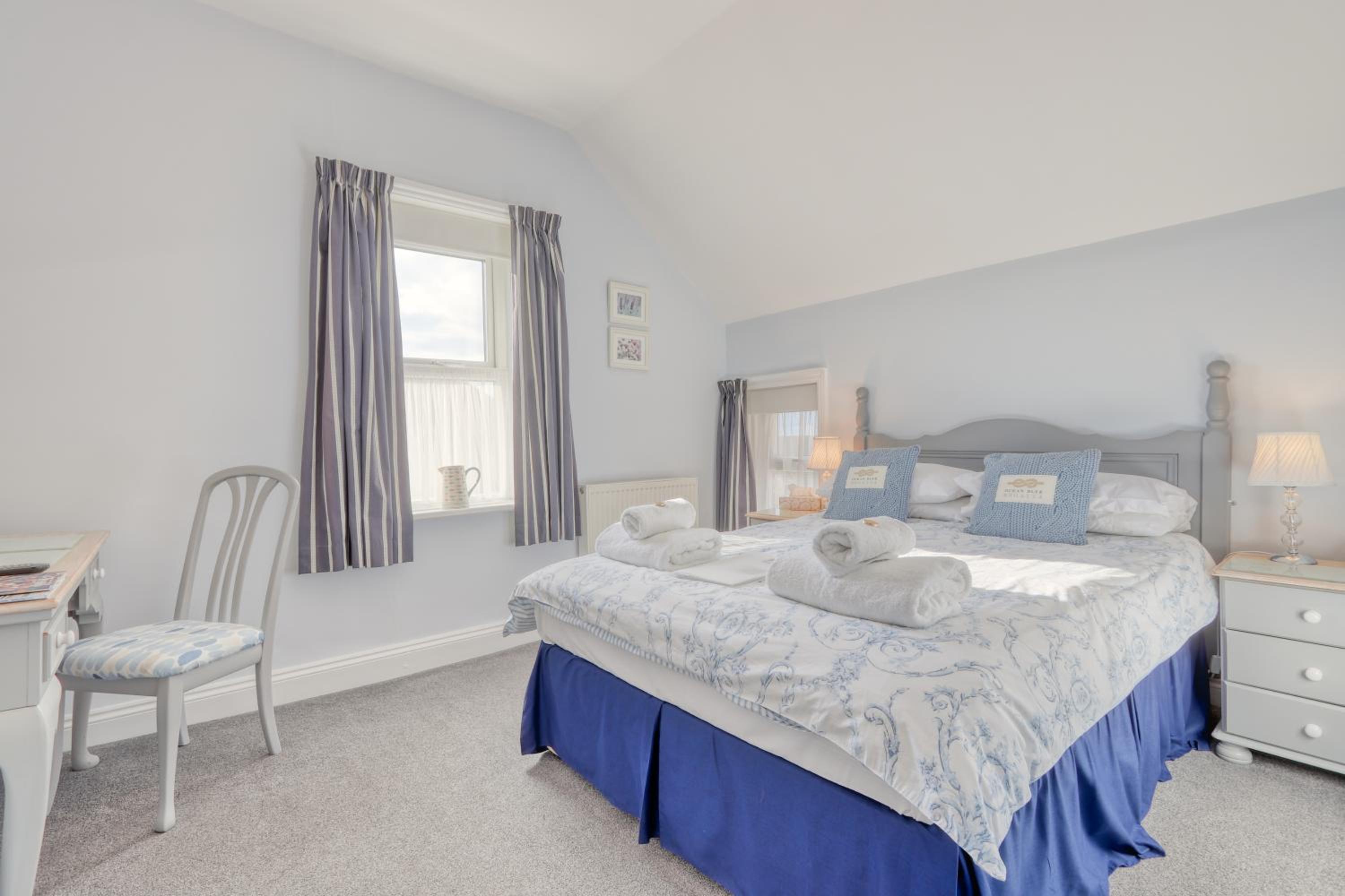 Double Room with Shower- room 5