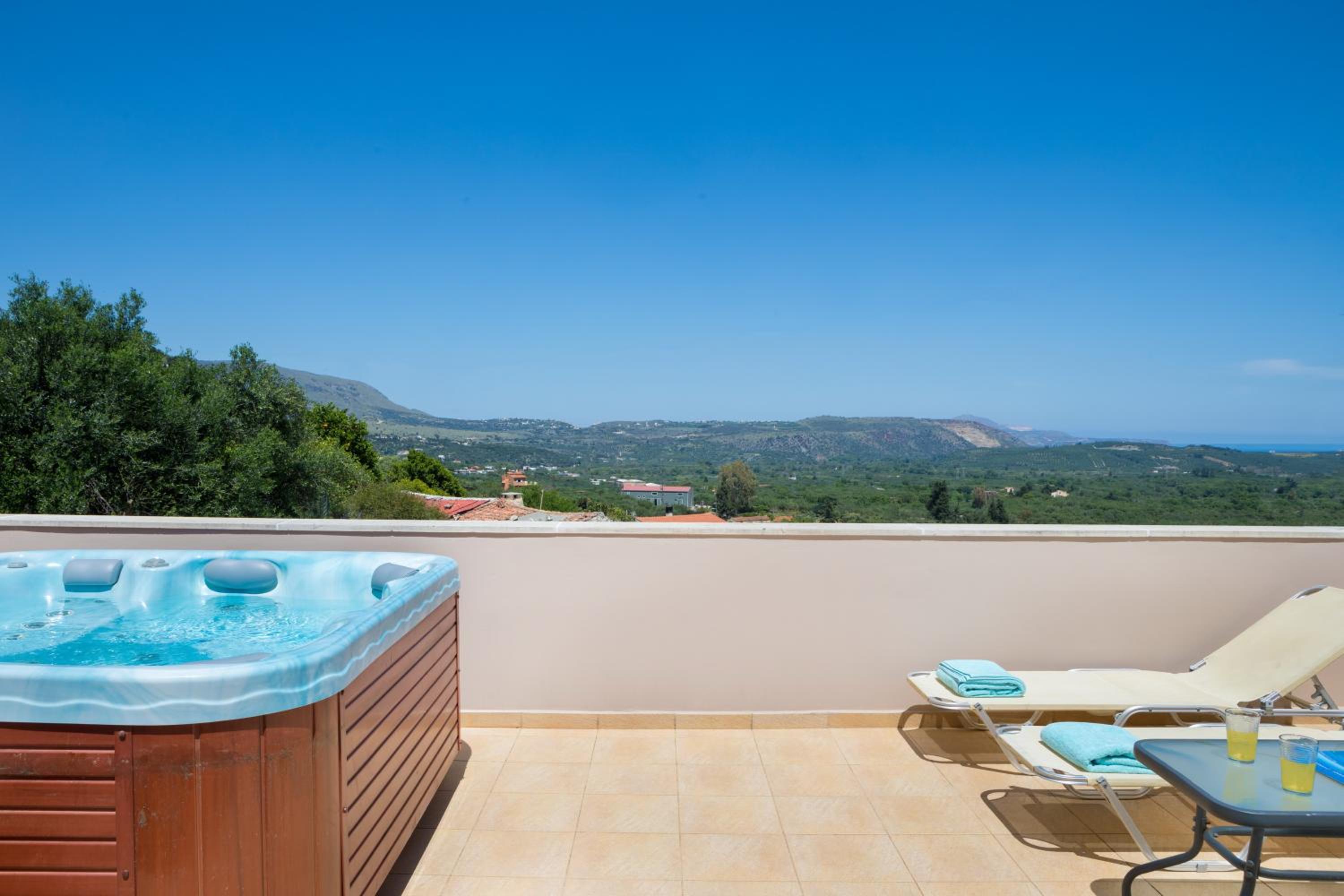 Two-Bedroom Villa with Pool and Hot Tub photo 2