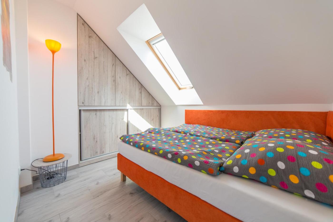 Five-Bedroom House - Photo 11