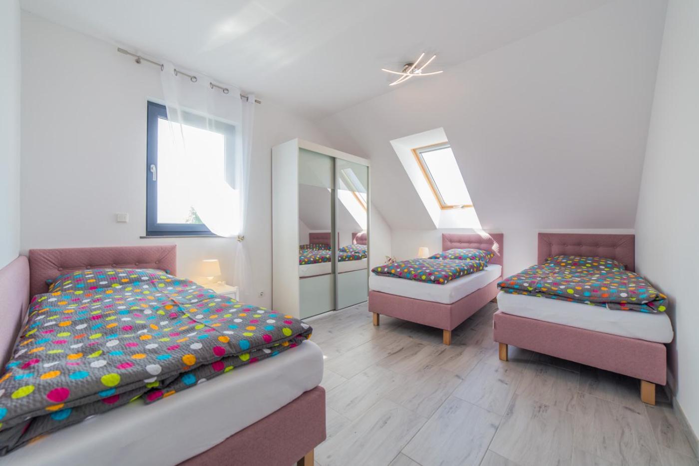 Five-Bedroom House - Photo 10