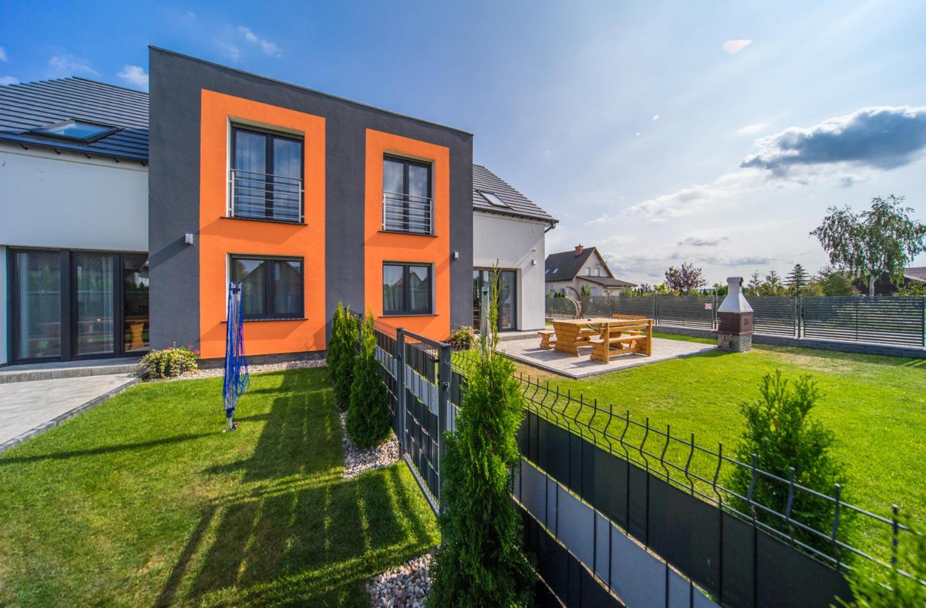 Four-Bedroom House - Photo 2
