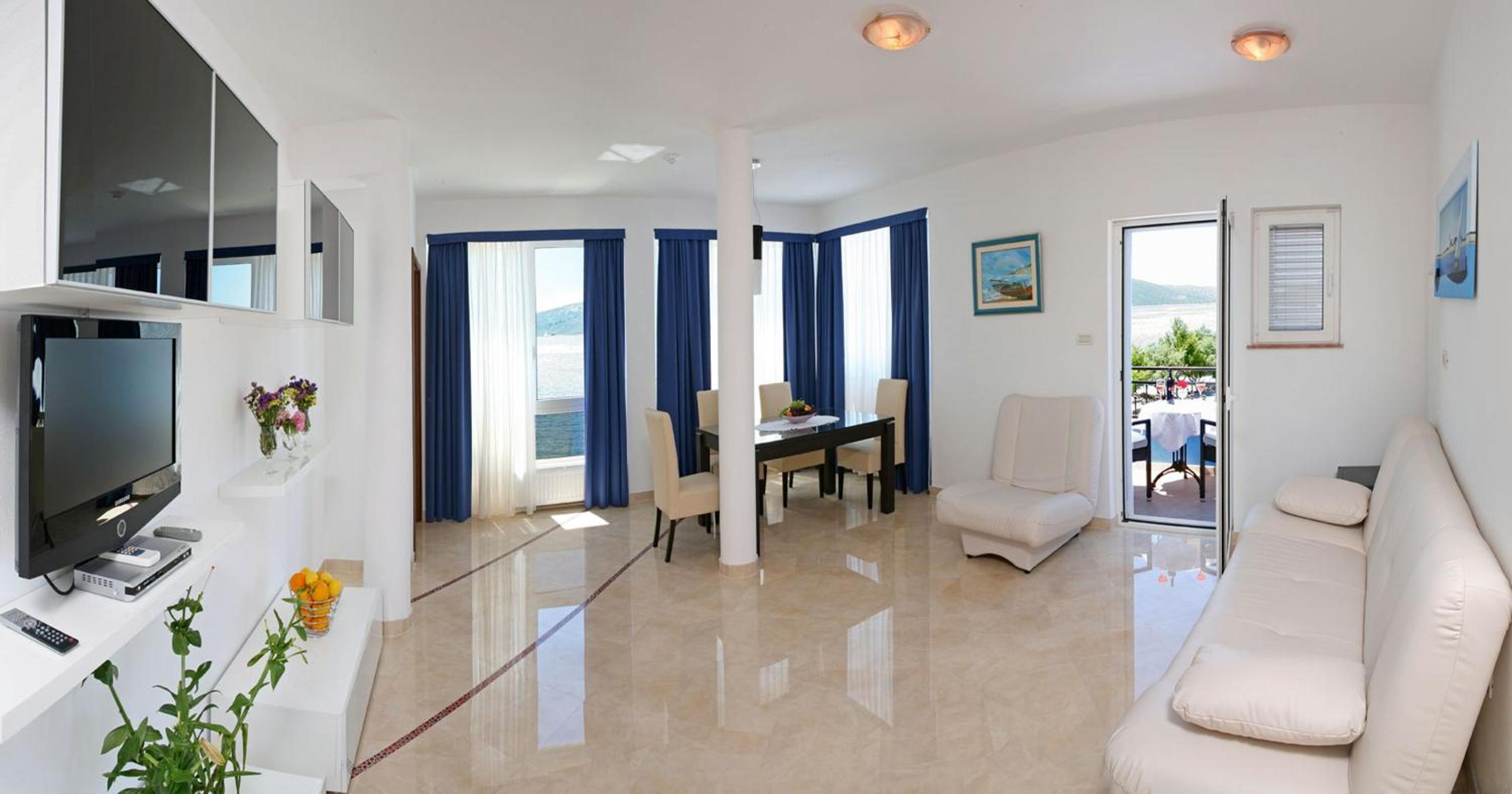 Apartamento Deluxe de dos habitaciones con vista al mar.