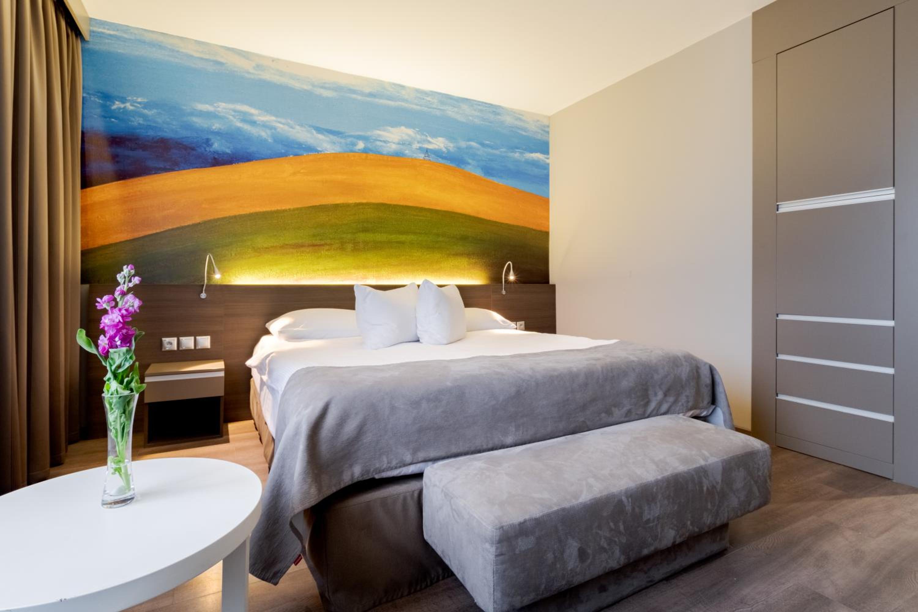 Deluxe King Room photo 2