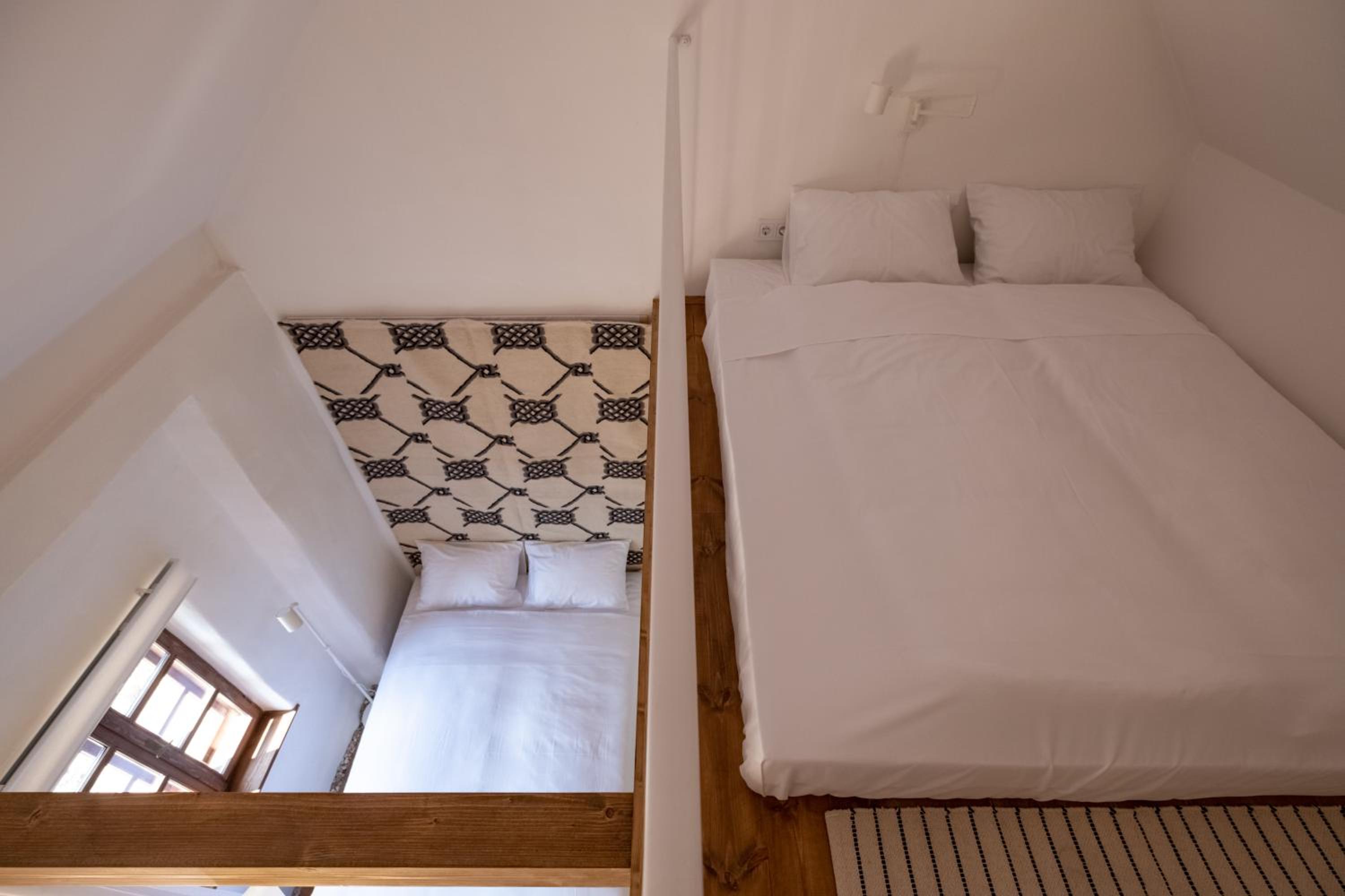 Quadruple Room with Private Bathroom photo 2