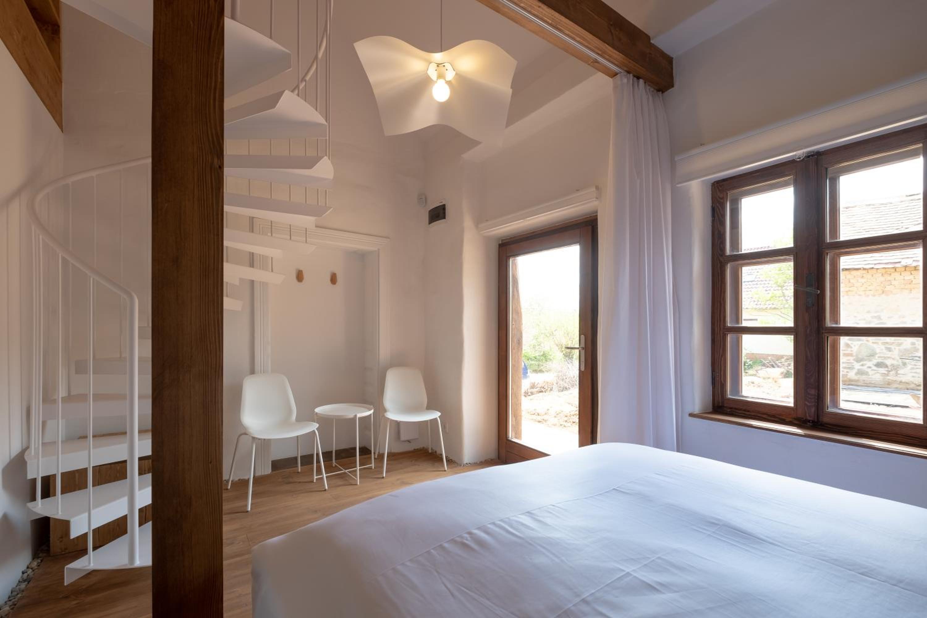 Quadruple Room with Private Bathroom photo 3