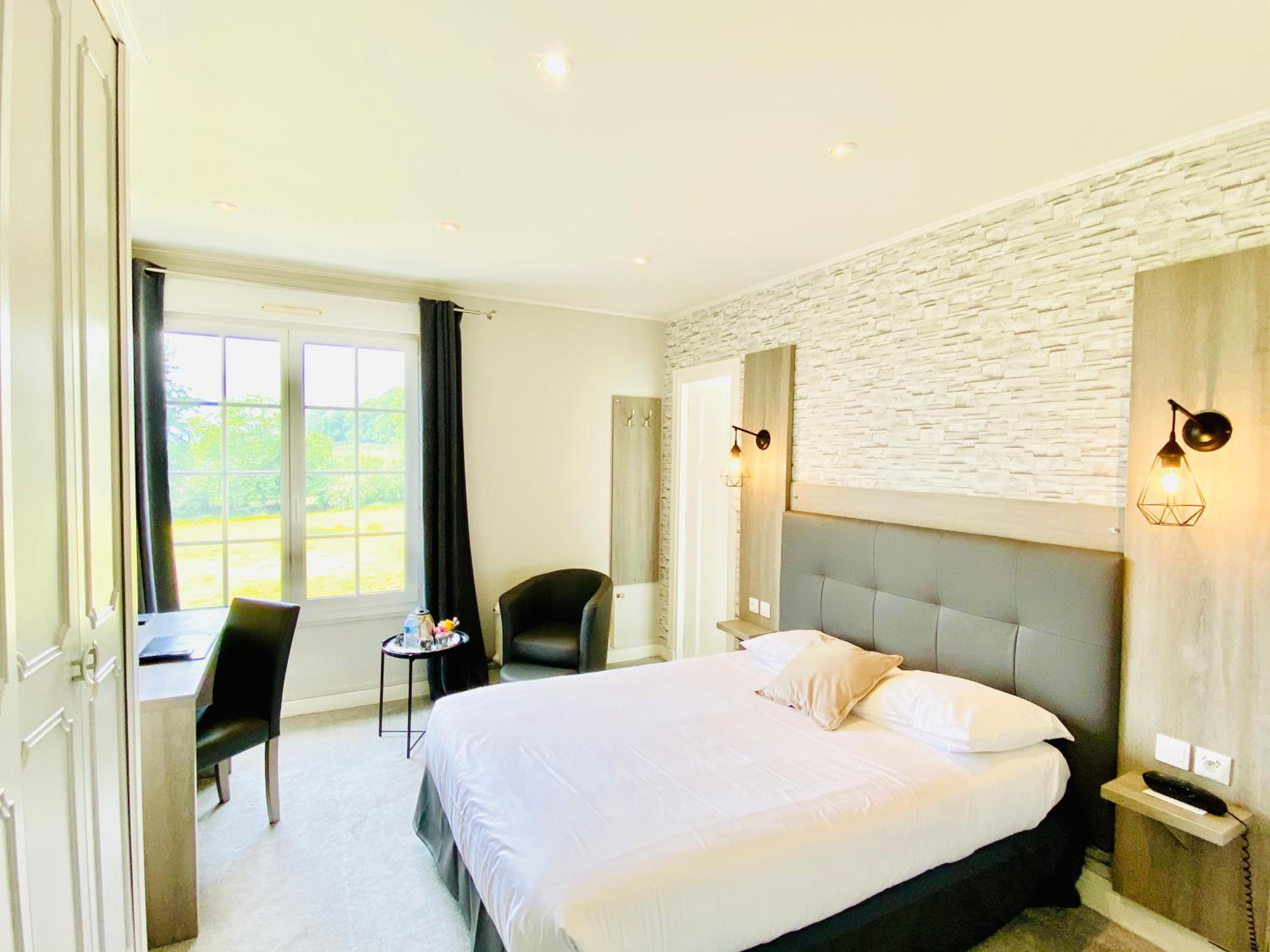 Queen Room - Photo 5